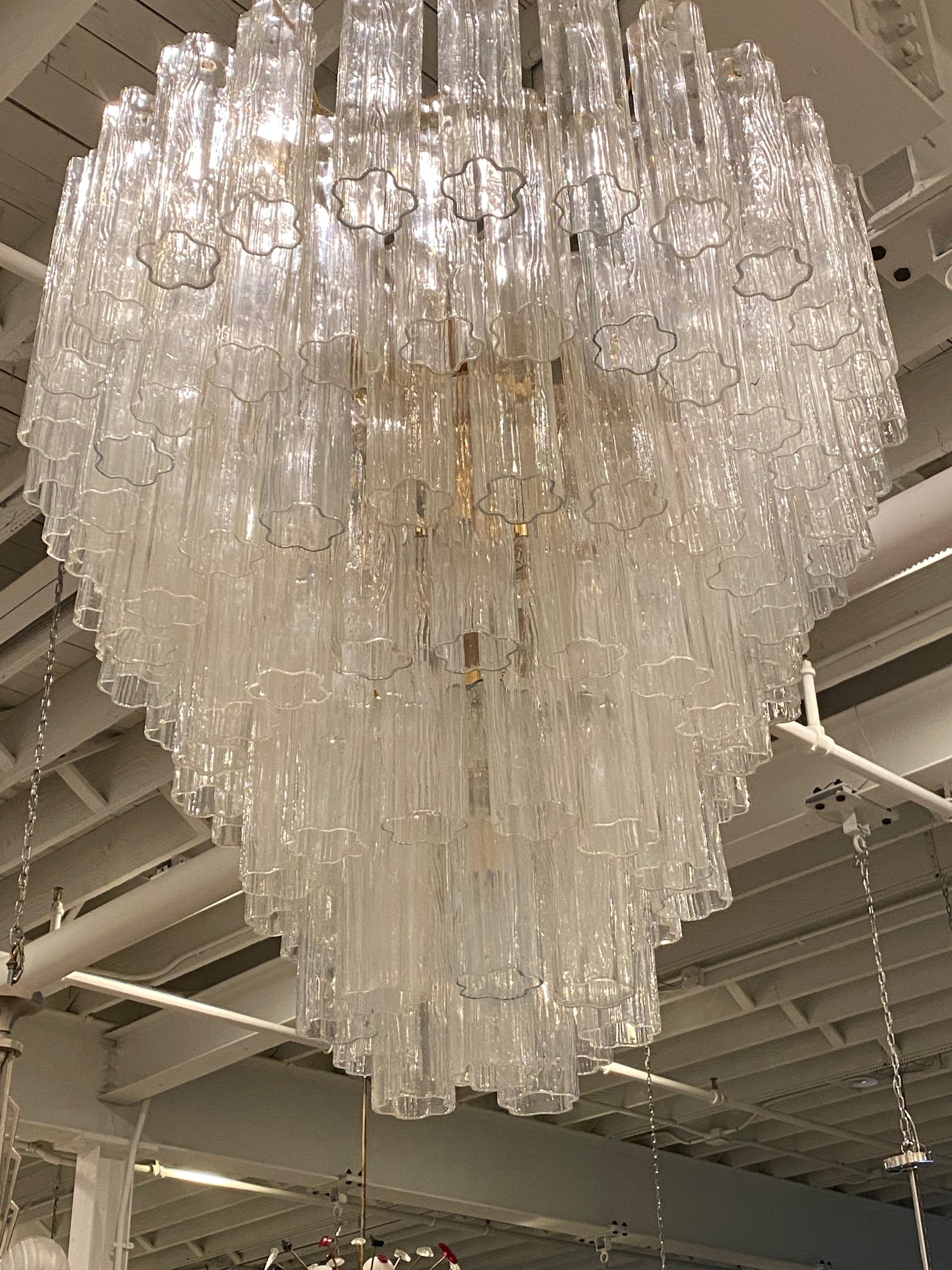 Vetro Lampadario Tronchi rotondo moderno del metà secolo in vendita