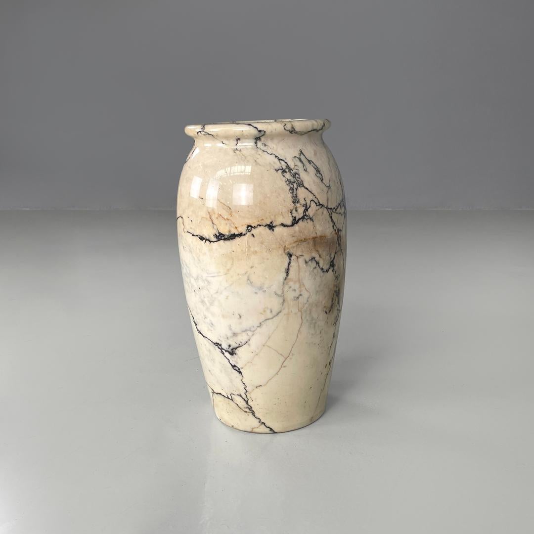 Italian mid-century modern round umbrella stand in arabesque marble, 1950s In Good Condition For Sale In MIlano, IT