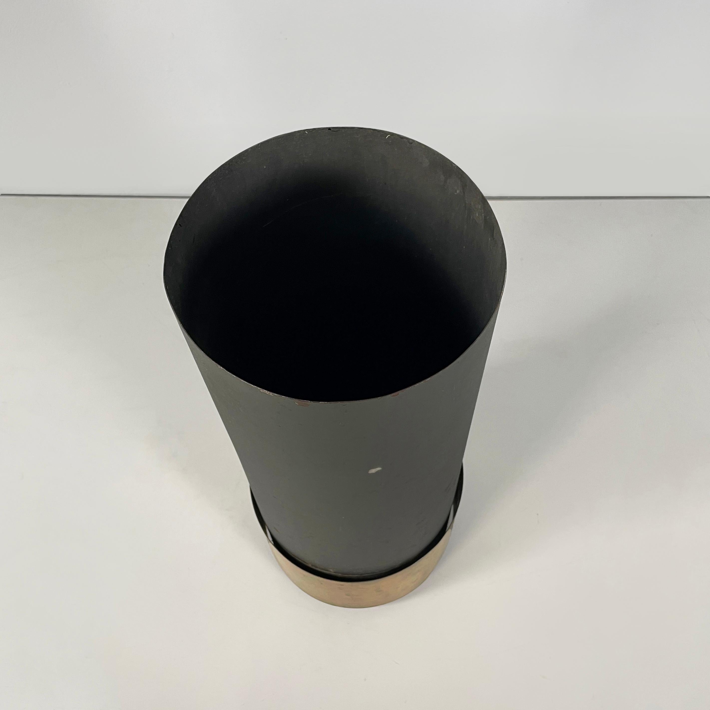 Mid-Century Modern Italian mid-century modern Round umbrella stand in black metal and brass, 1960s