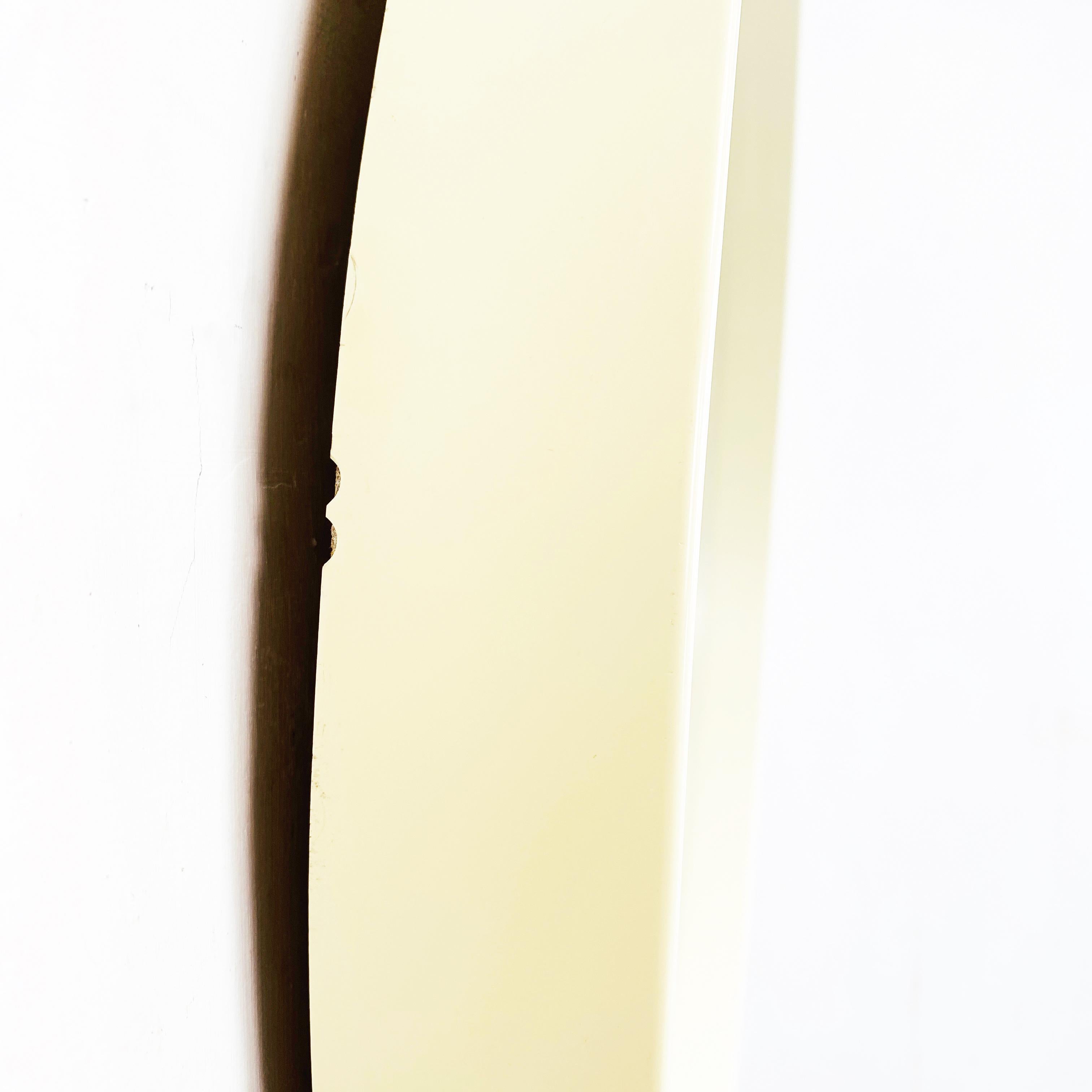 Specchio italiano di plastica bianco rotondo della metà del secolo scorso, anni '80 in vendita 4