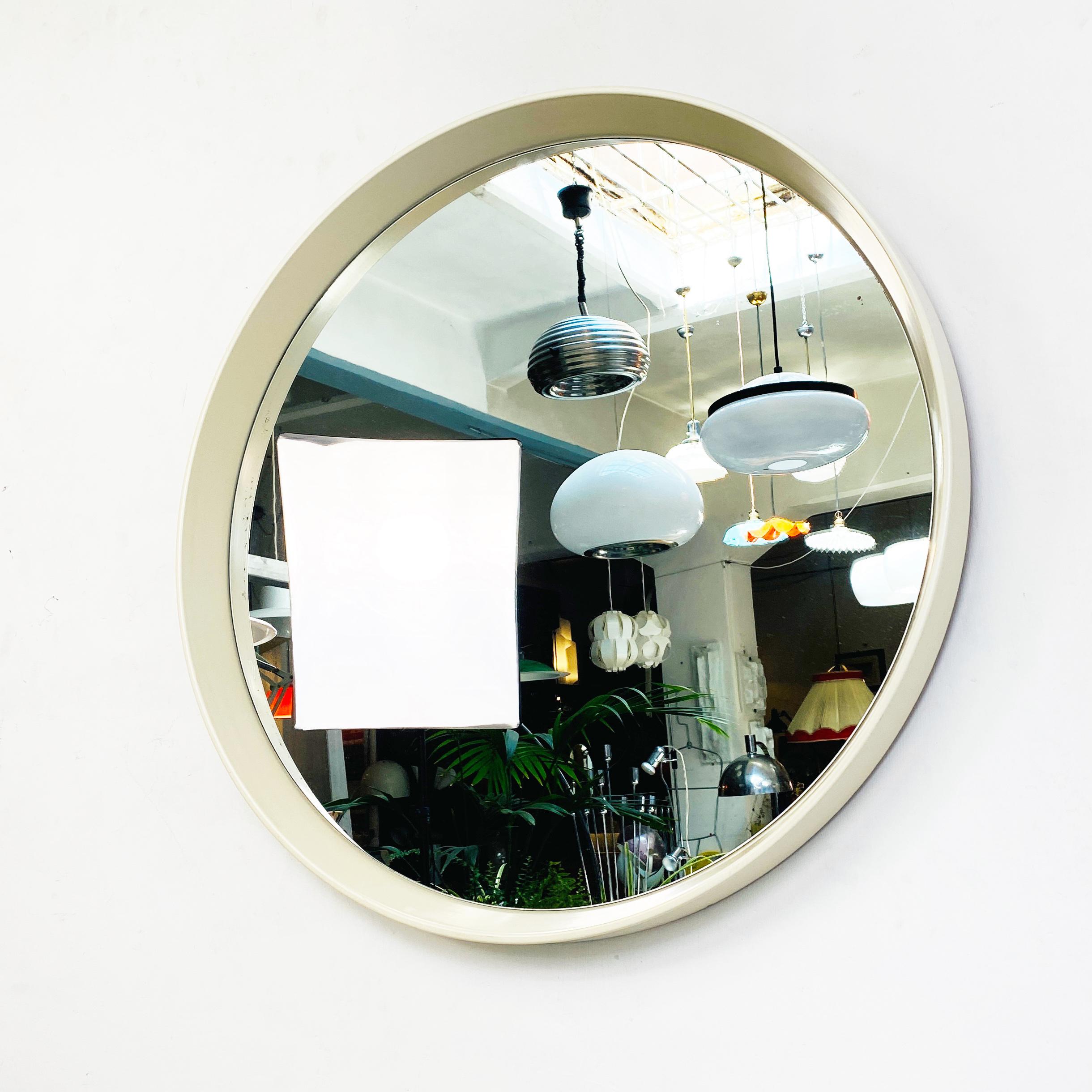 Italian Mid-Century Modern Round White Plastic Mirror, 1980s For Sale 3