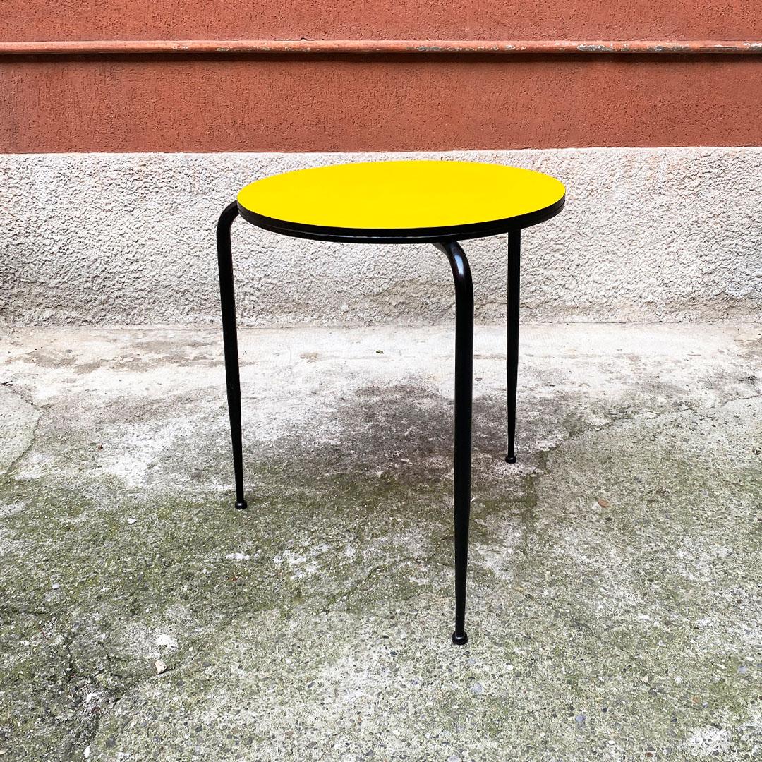 Italian Mid-Century Modern Round Yellow Laminate and Black Metal Bar Table 1950s In Good Condition For Sale In MIlano, IT