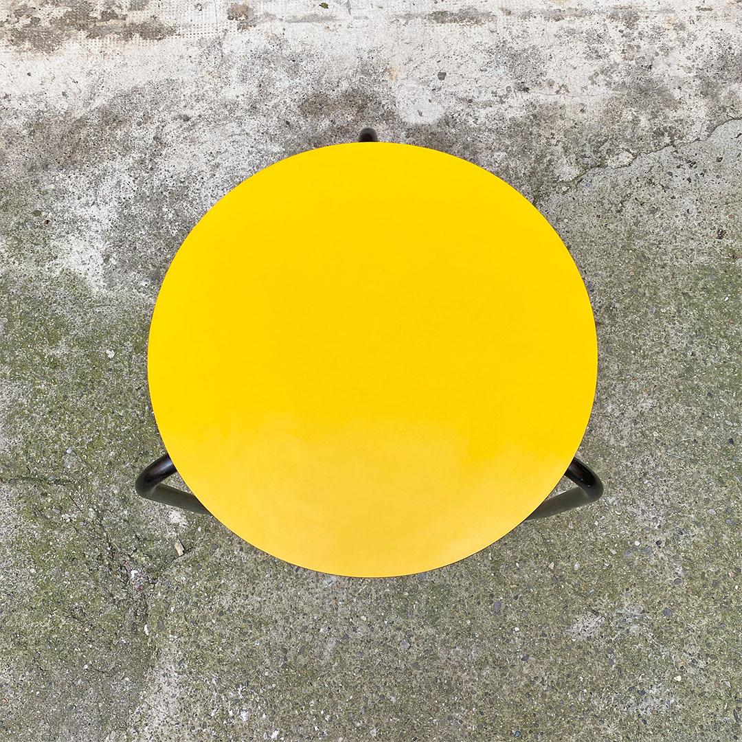 Italian Mid-Century Modern Round Yellow Laminate and Black Metal Bar Table 1950s For Sale 2