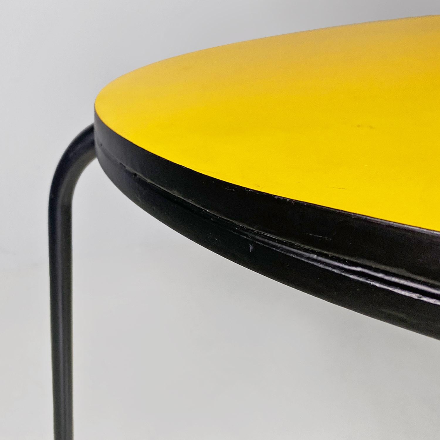 Table de bar ronde en stratifié jaune et métal noir italienne The Moderns 1950s en vente 3