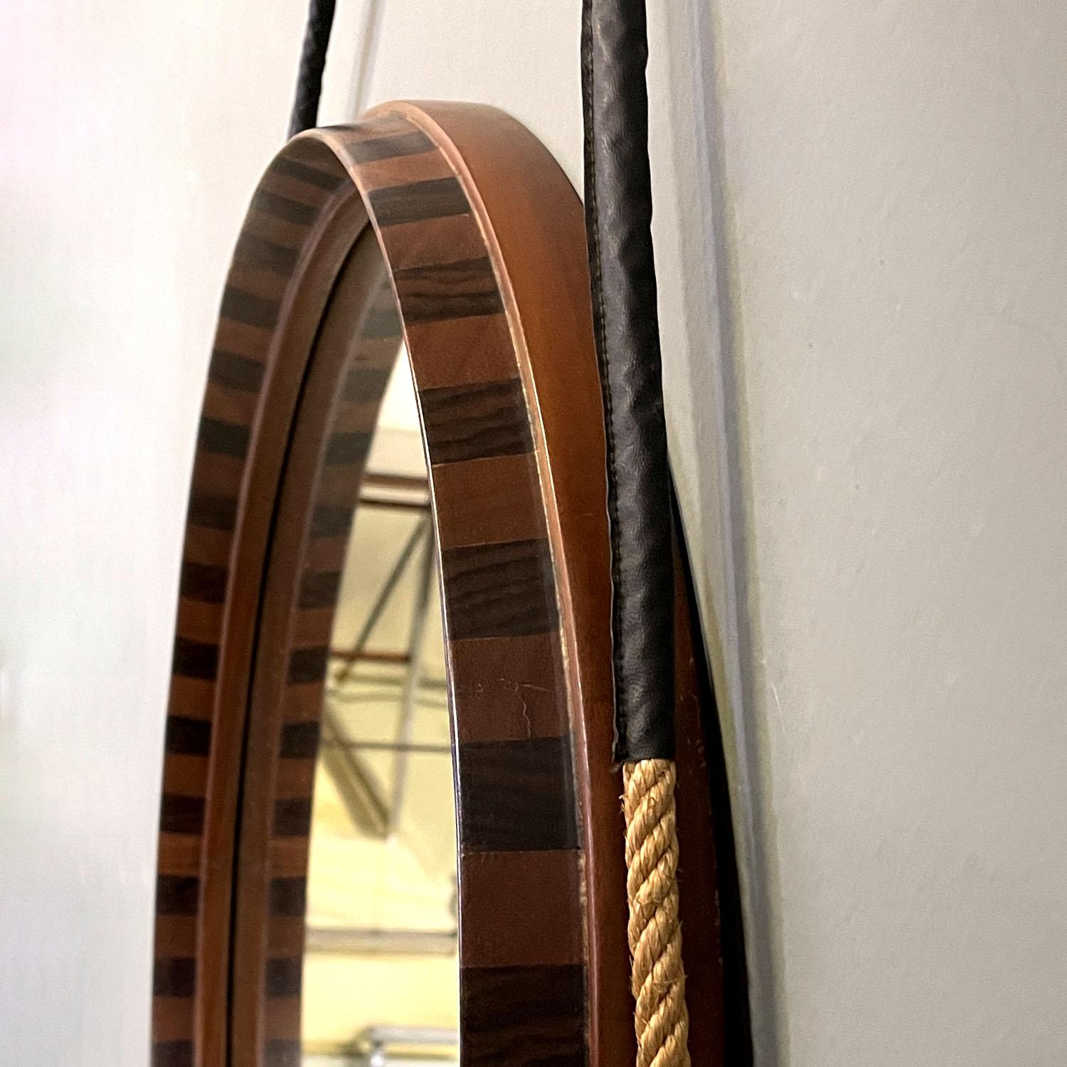 Italian mid-century modern rounded two toned wood wall mirror with rope, 1960s For Sale 2