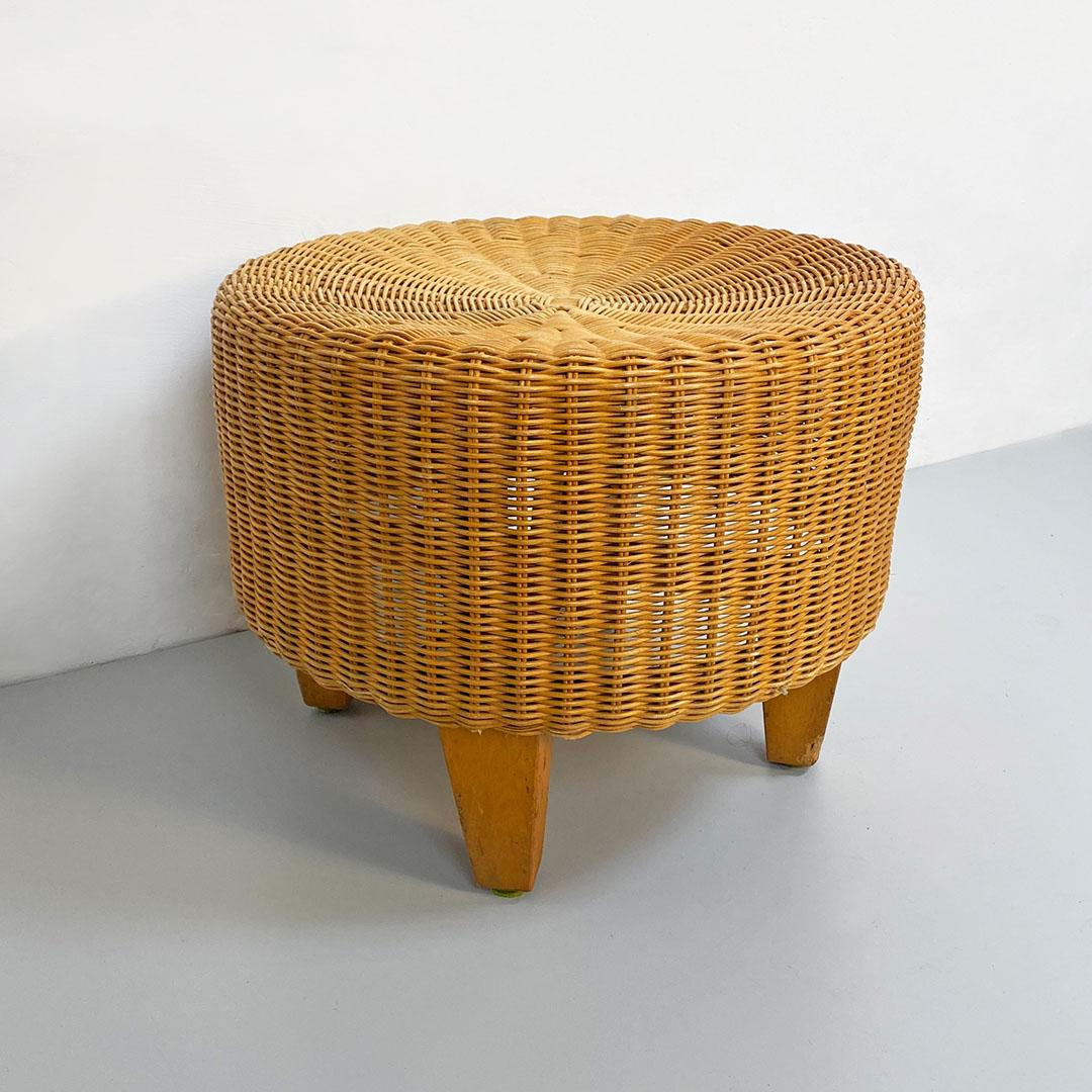 Italian Mid-Century Modern Rounded Wicker Pouf, 1960s For Sale 7