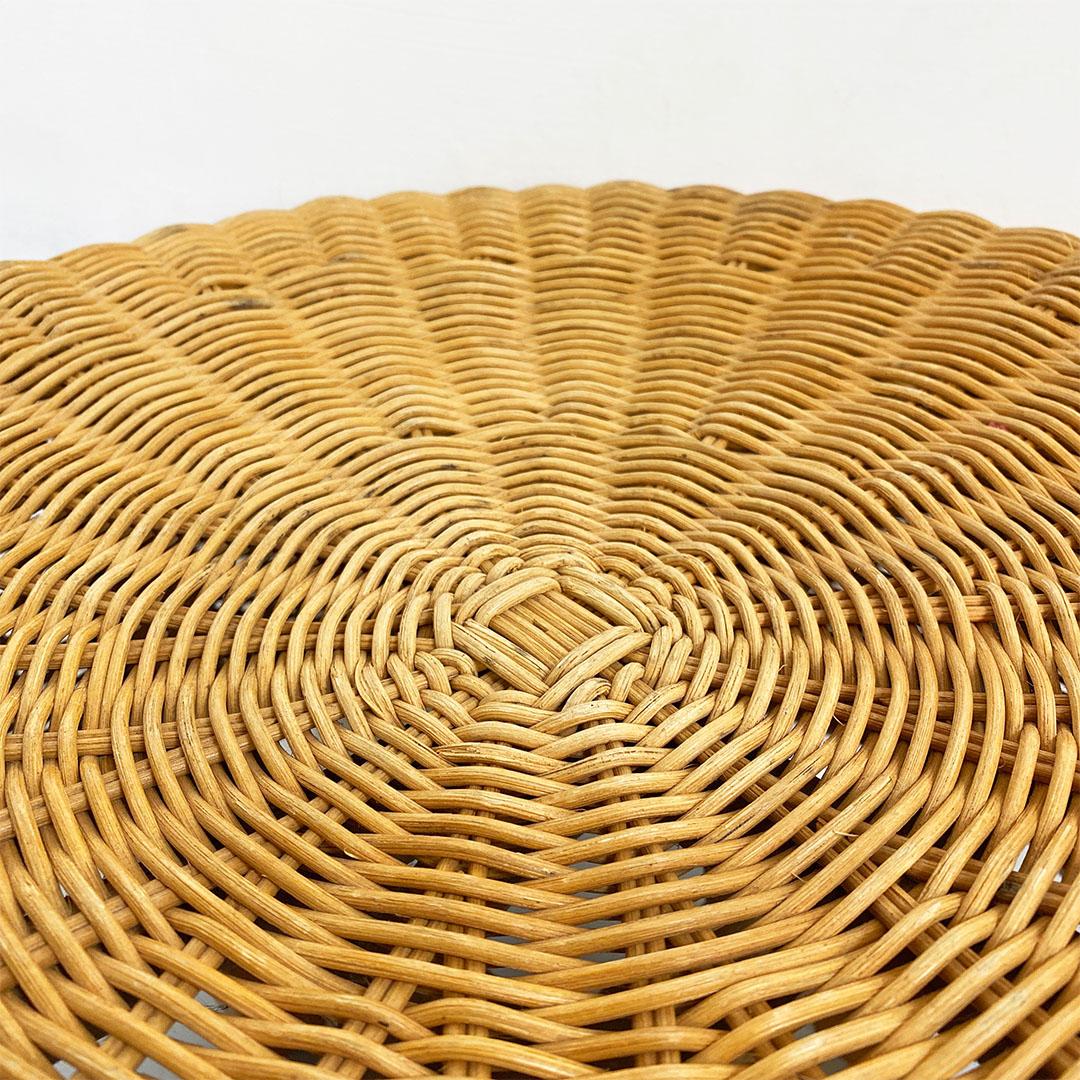 Italian Mid-Century Modern Rounded Wicker Pouf, 1960s For Sale 3