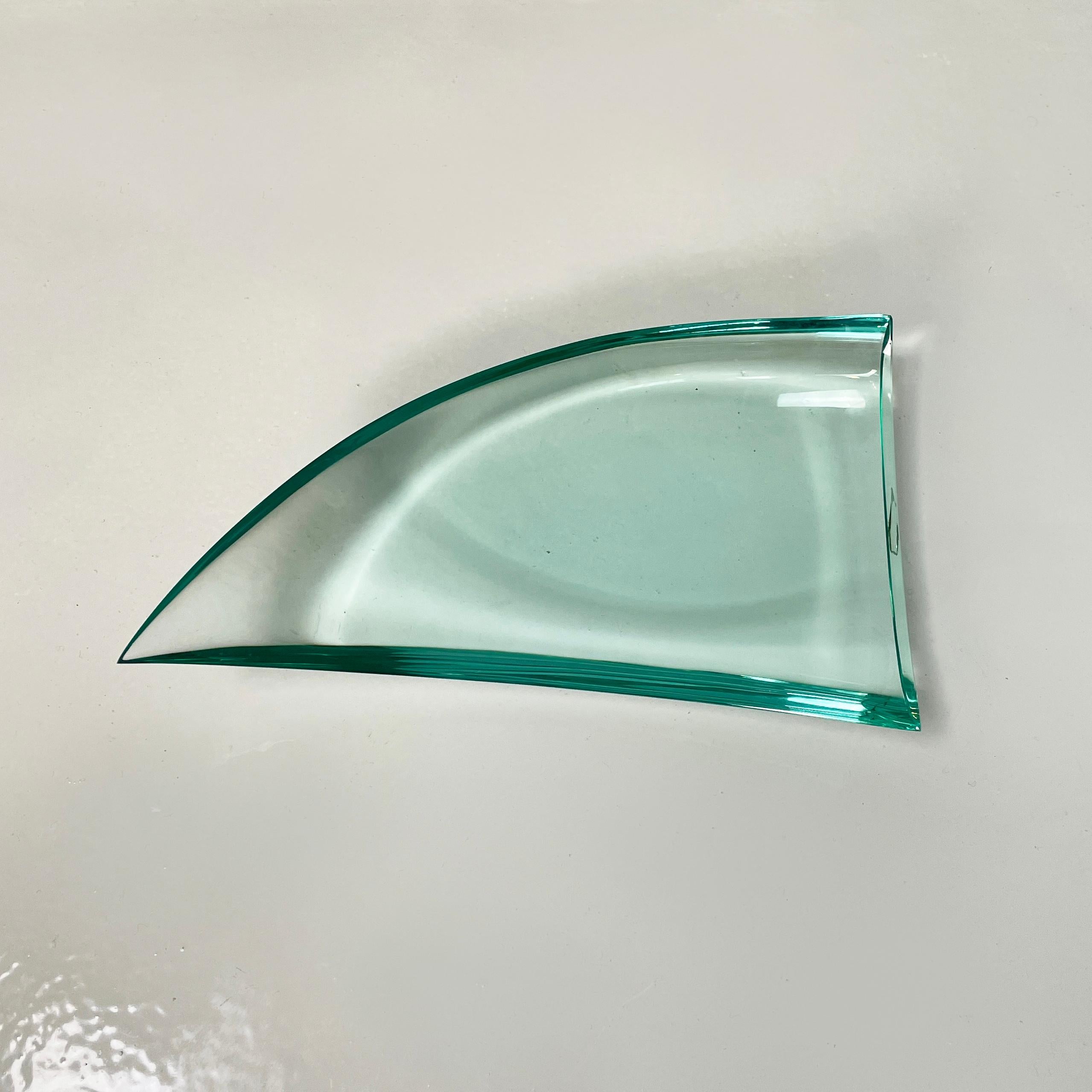 Glass Italian mid-century modern Sail object holder Centerpiece by Fontana Arte, 1960s For Sale