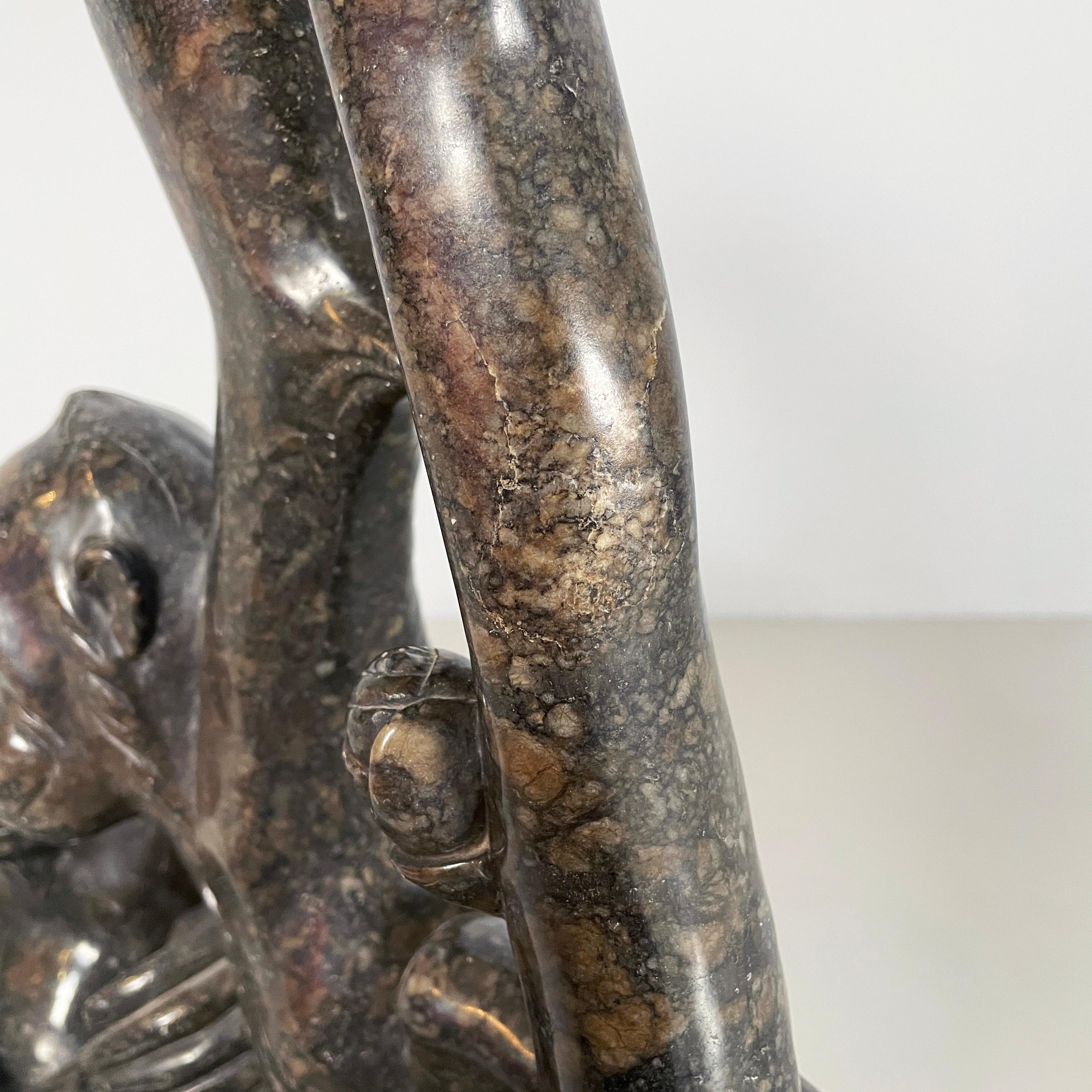 Italienische Mid-Century-Modern-Skulptur von Affen aus Marmor, 20. Jahrhundert im Angebot 7