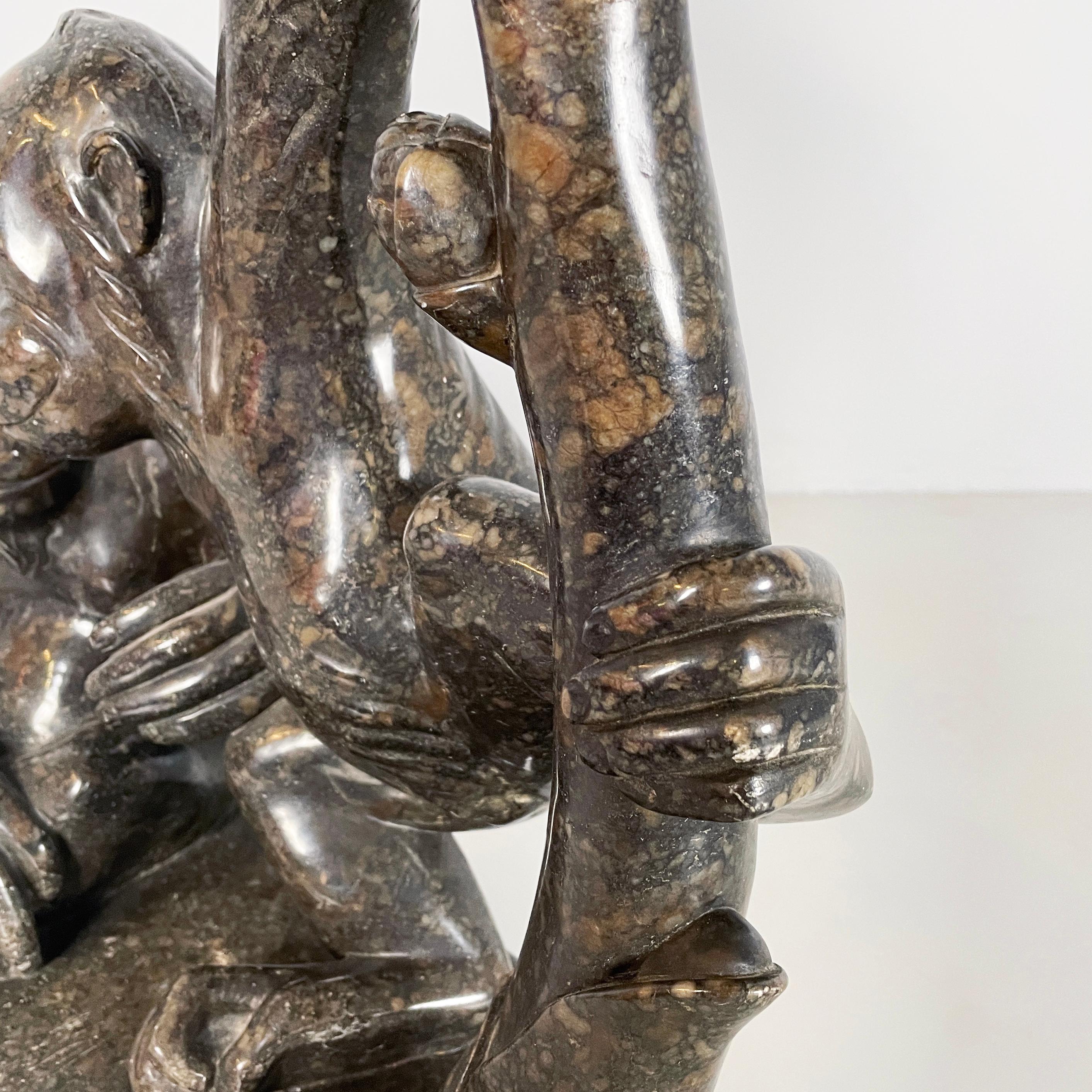 Italian modern marble sculpture of monkeys, 20th century in vendita 9