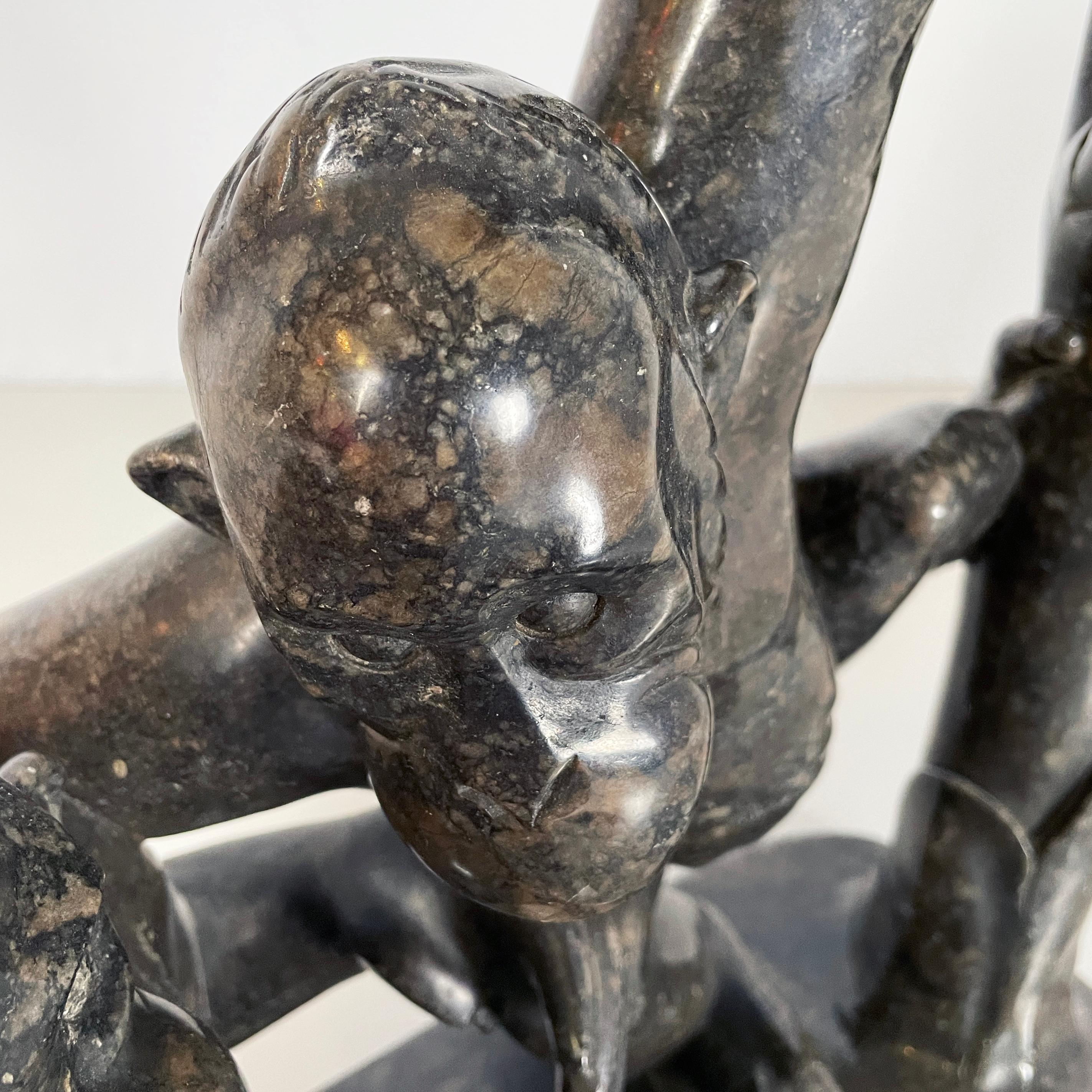 Italienische Mid-Century-Modern-Skulptur von Affen aus Marmor, 20. Jahrhundert im Angebot 3