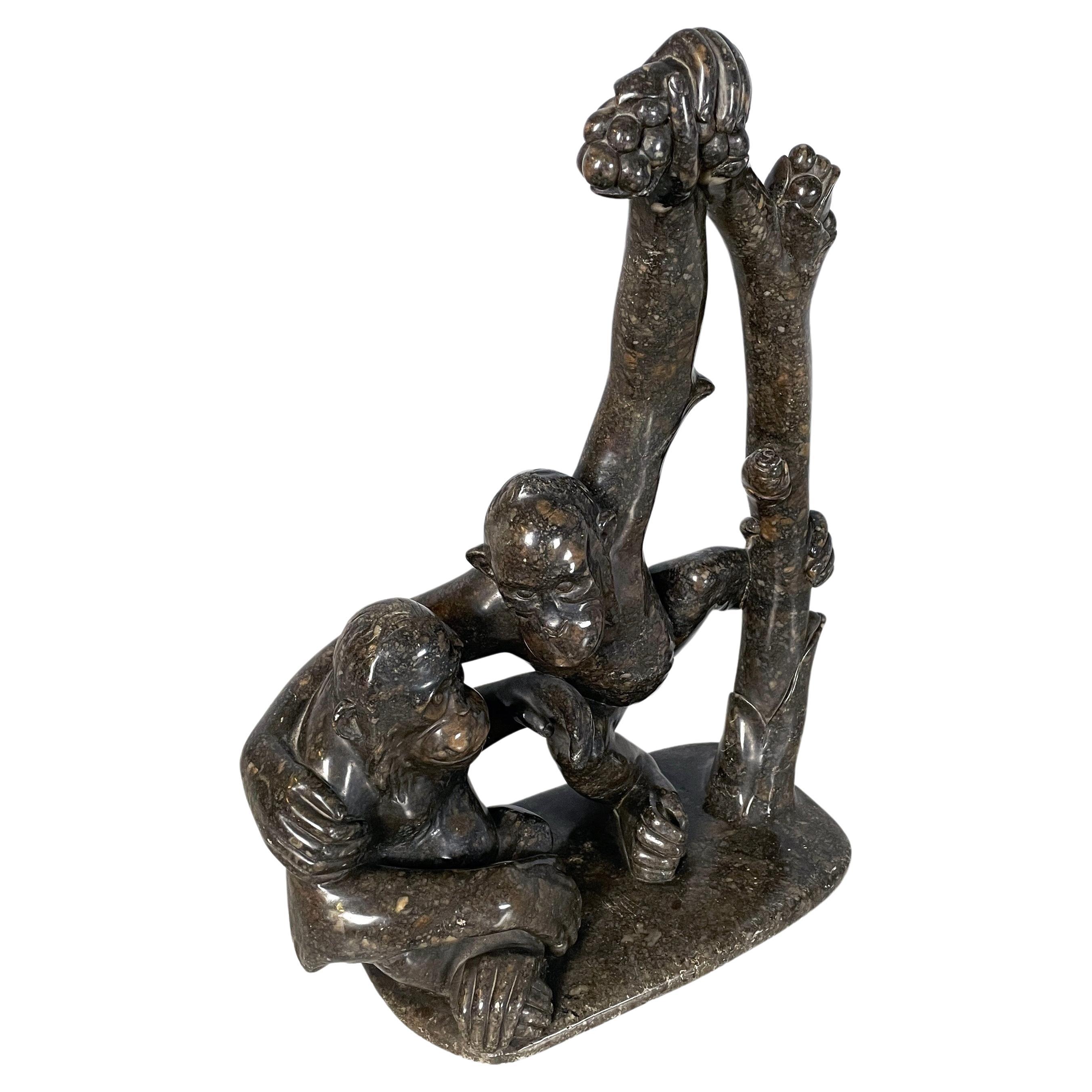 Italian Mid-Century modern Sculpture of monkeys in marble, 20th century For Sale