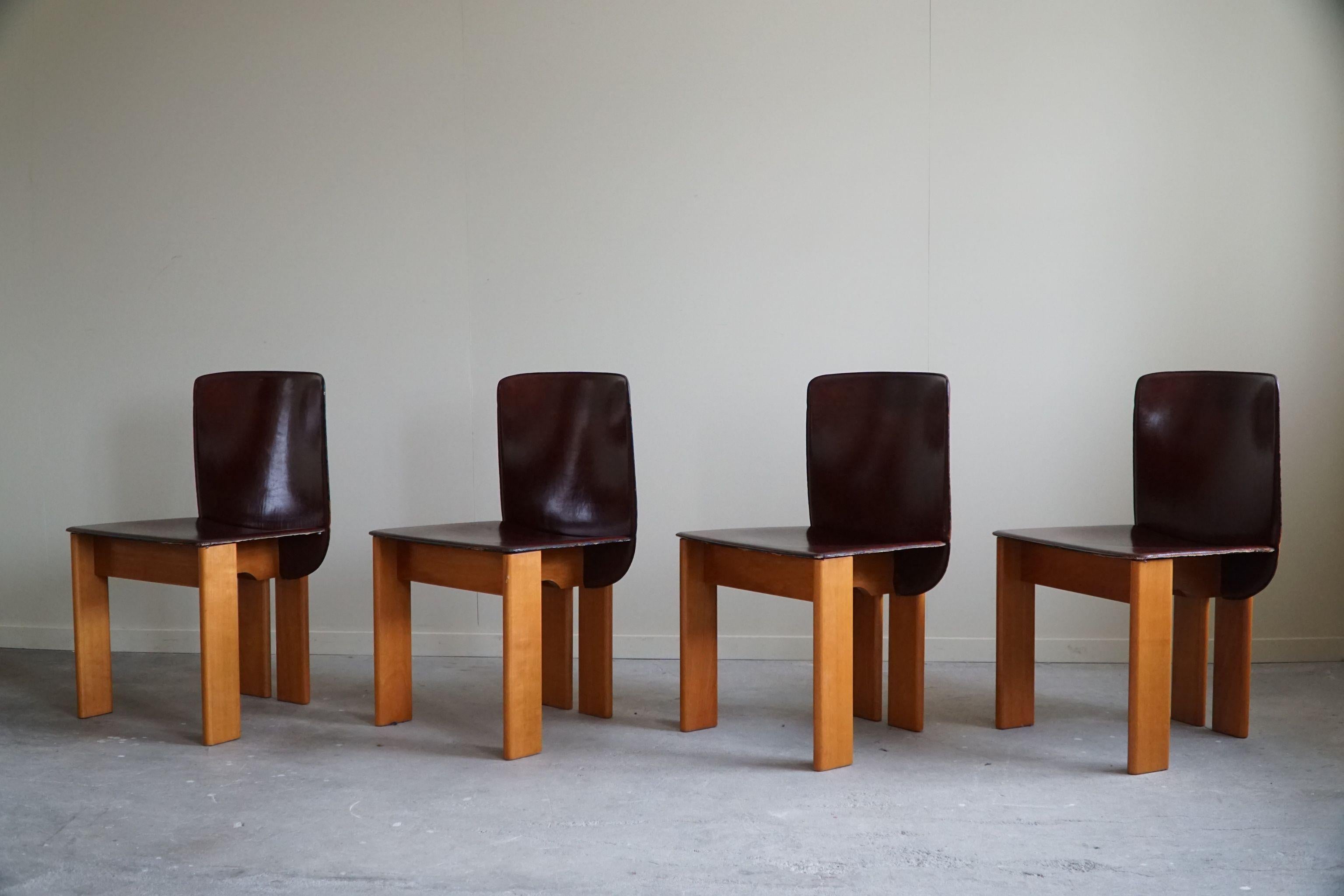 Italian Mid Century Modern, Set of 4 Leather Chairs, Tobia Scarpa Style, 1960s For Sale 7