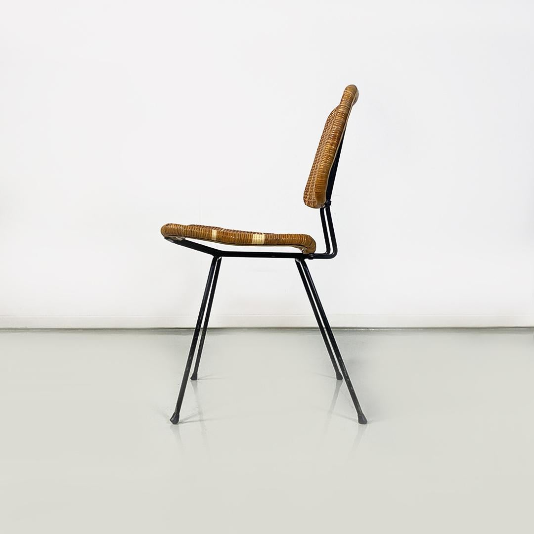 Italienische Mitte des Jahrhunderts modernen Satz von verschiedenen Korbwaren und schwarzem Metall Stühle 1960s im Angebot 1