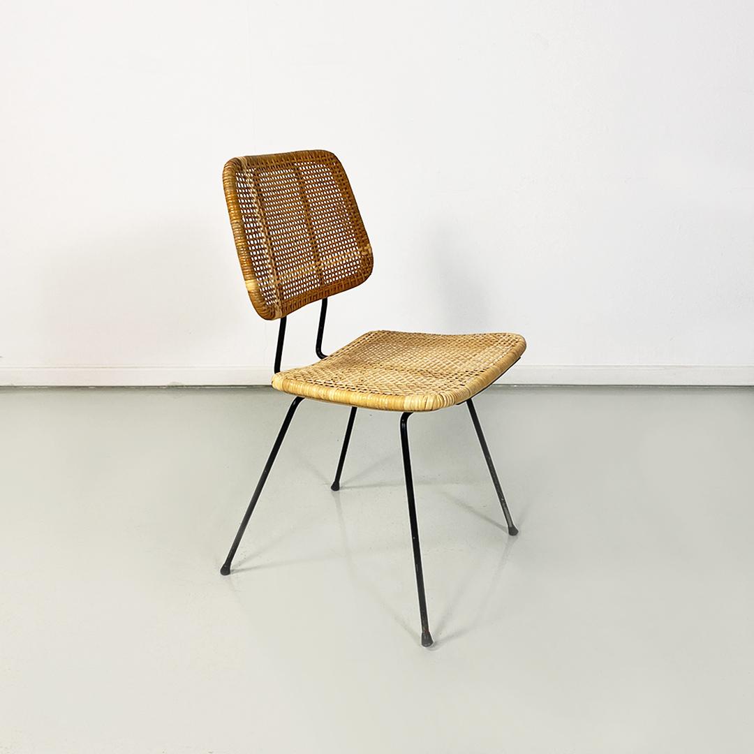 Italienische Mitte des Jahrhunderts modernen Satz von verschiedenen Korbwaren und schwarzem Metall Stühle 1960s im Angebot 2