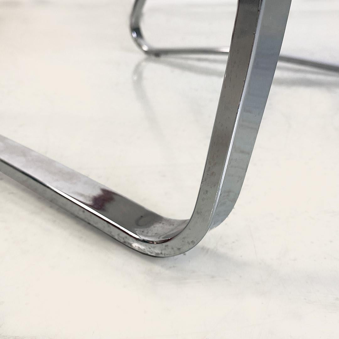 Ensemble de chaises italiennes modernes du milieu du siècle en velours rouge et chrome, 1970 en vente 4