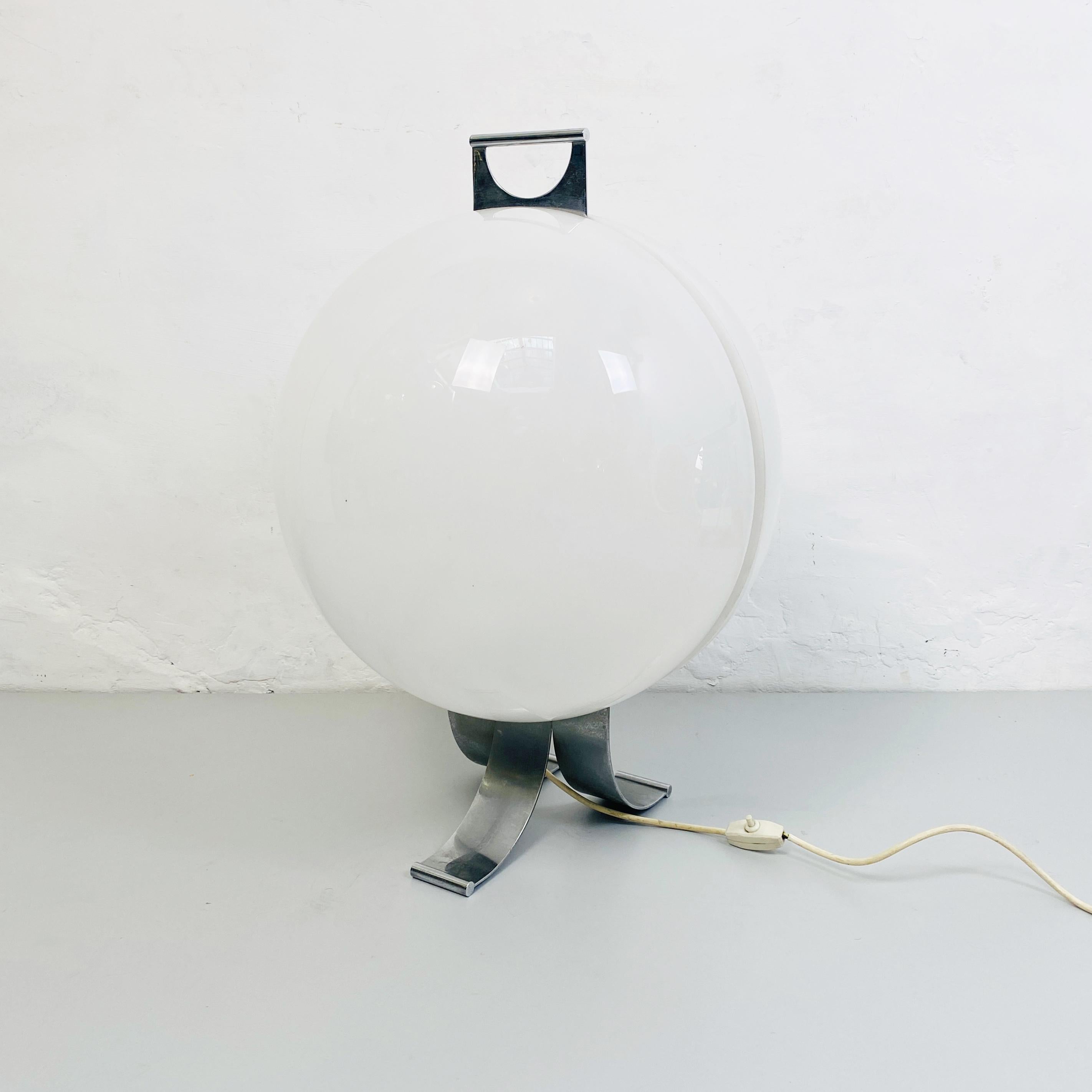 Italian Mid-Century Modern Sfera Table Lamp by Beni Cuccuru for Ecolight, 1972 In Good Condition For Sale In MIlano, IT
