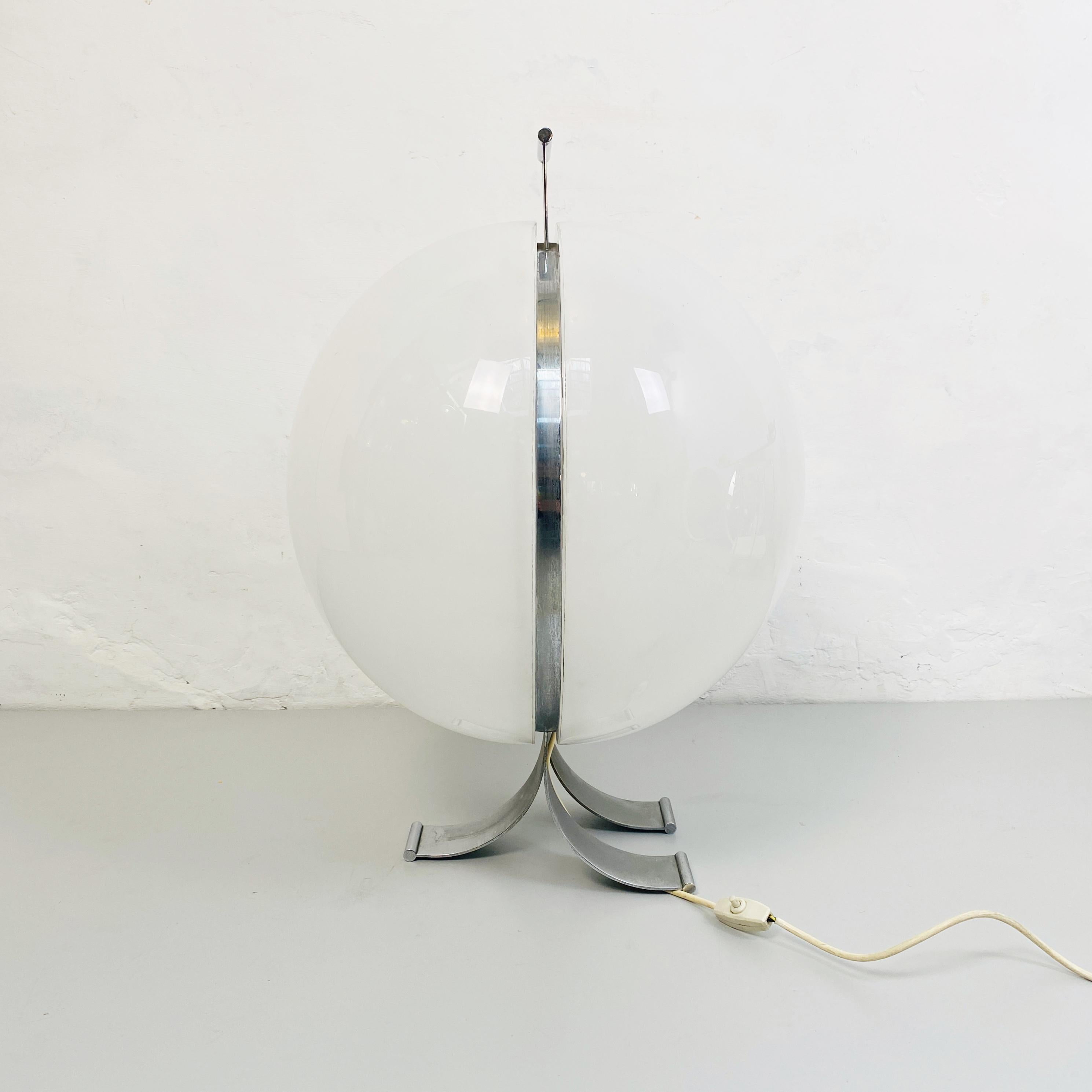 Metal Italian Mid-Century Modern Sfera Table Lamp by Beni Cuccuru for Ecolight, 1972 For Sale