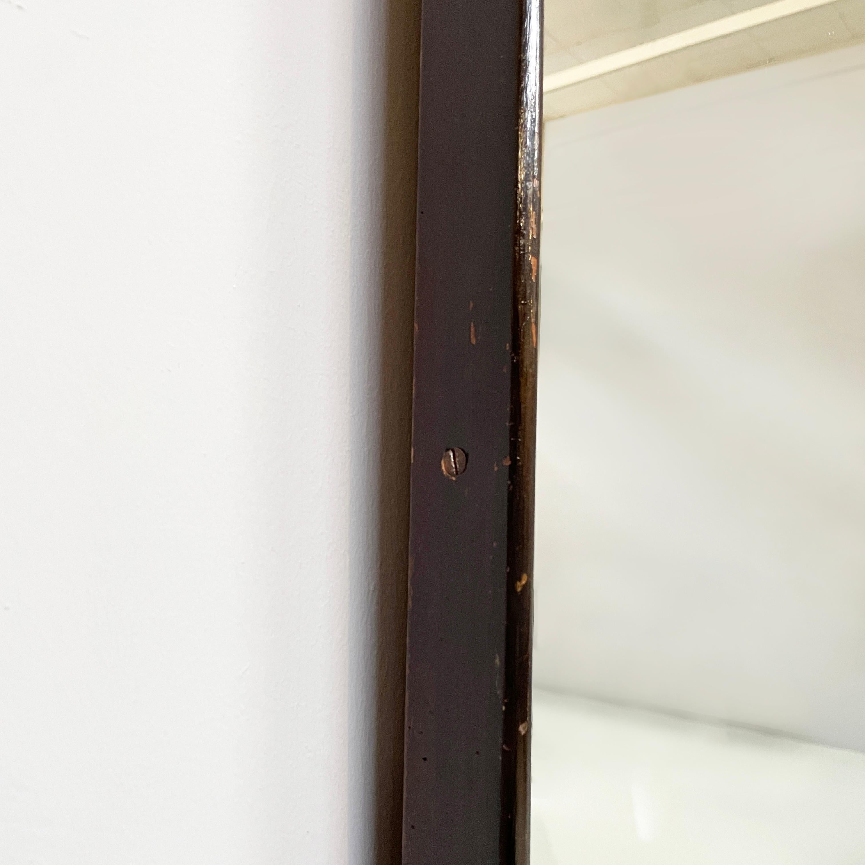 Italian mid-century modern shaped wall mirror in wood, 1940s In condizioni buone in vendita a MIlano, IT