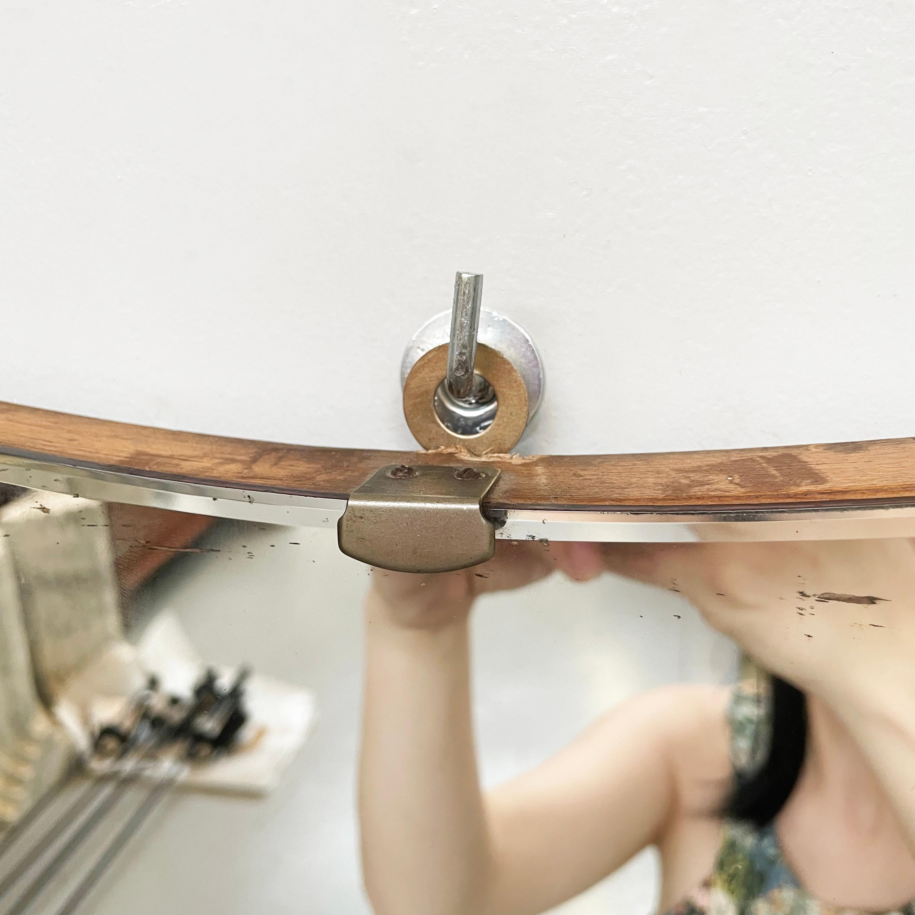 Italian mid-century modern Shaped wall mirror in wood and metal, 1950s In Good Condition In MIlano, IT