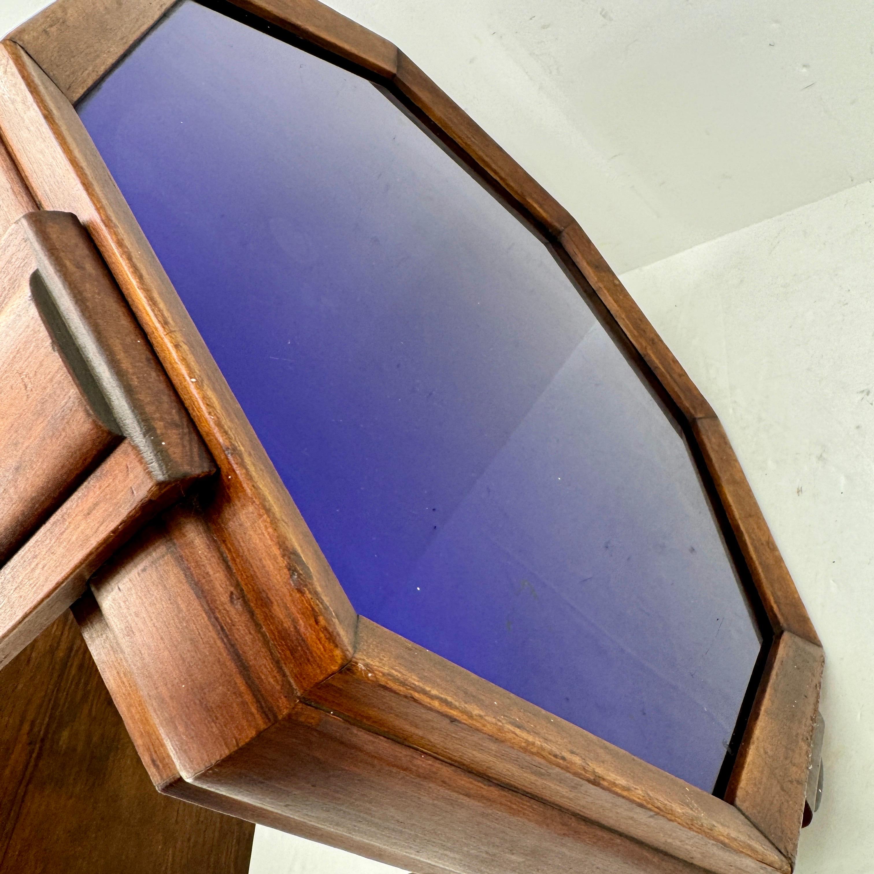 Table d'appoint italienne The Modernity avec plateau en verre bleu en vente 12