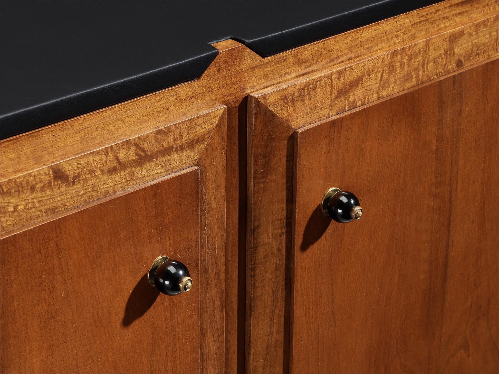 Italian Mid-Century Modern Sideboard with Drawers in Walnut and Brass For Sale 3