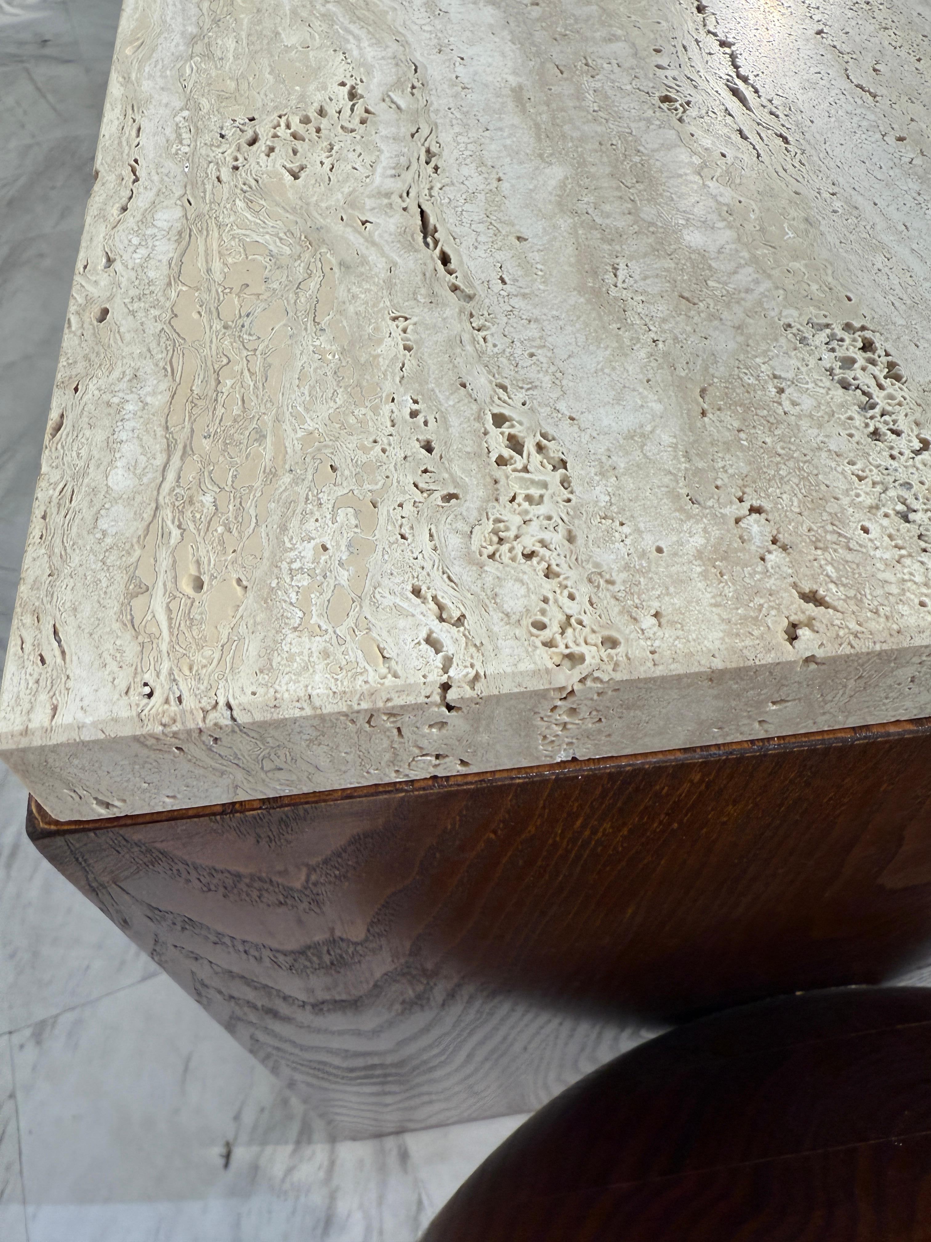 Italian Mid-Century Modern Sideboard with Travertine Top & Circular Red Accents For Sale 7