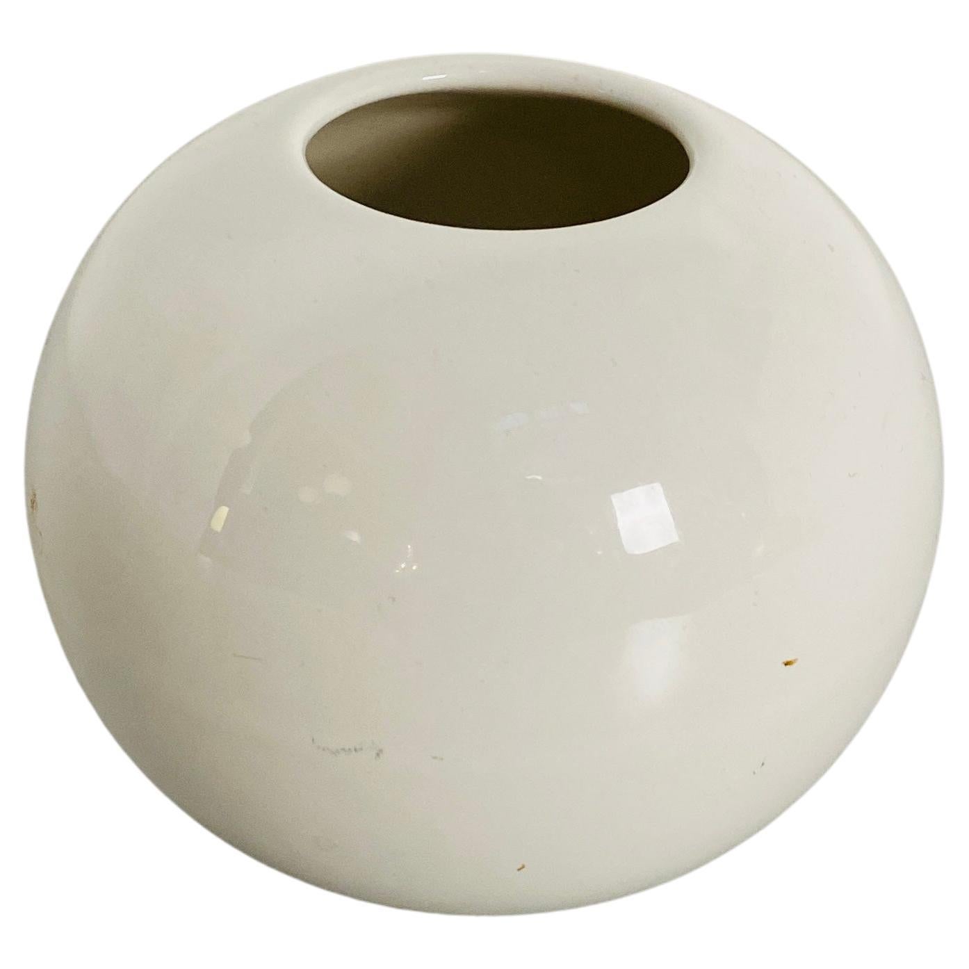 Italian Mid-Century Modern Small White Ceramic Vase, 1970s