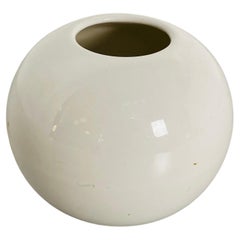 Italian Mid-Century Modern Small White Ceramic Vase, 1970s