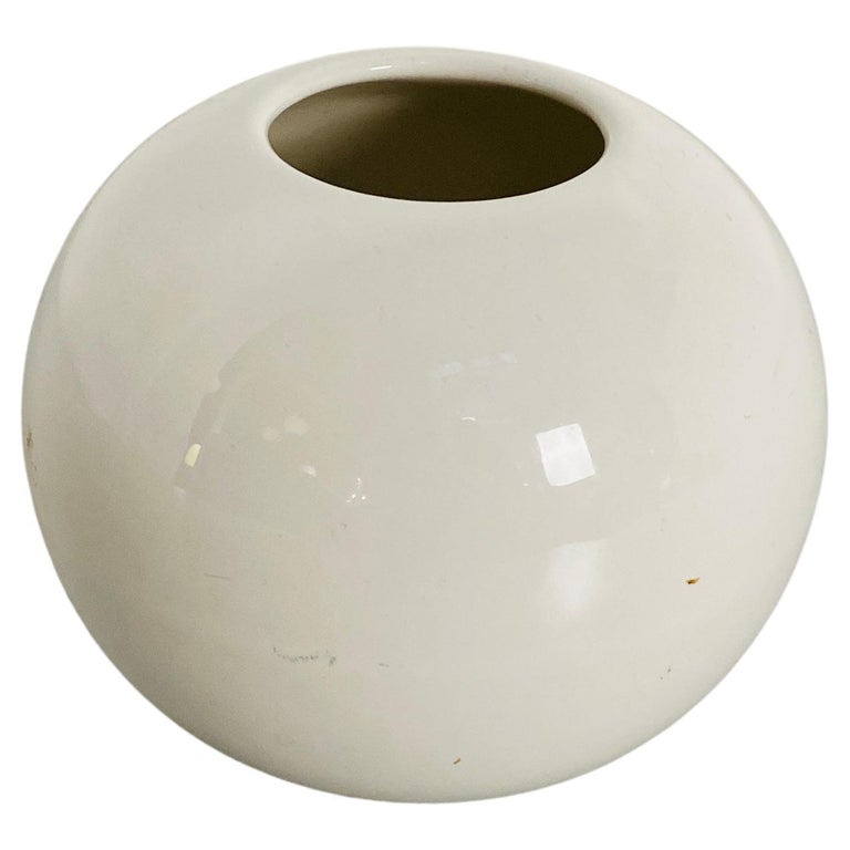 Italian Mid-Century Modern Small White Ceramic Vase, 1970s For Sale