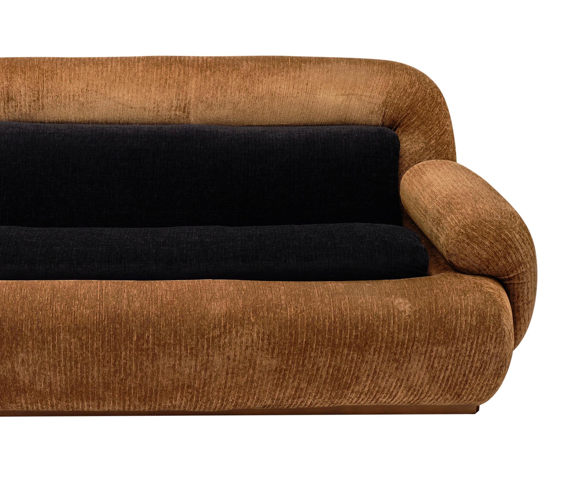 Italian Mid-Century Modern Sofa In Good Condition For Sale In Austin, TX