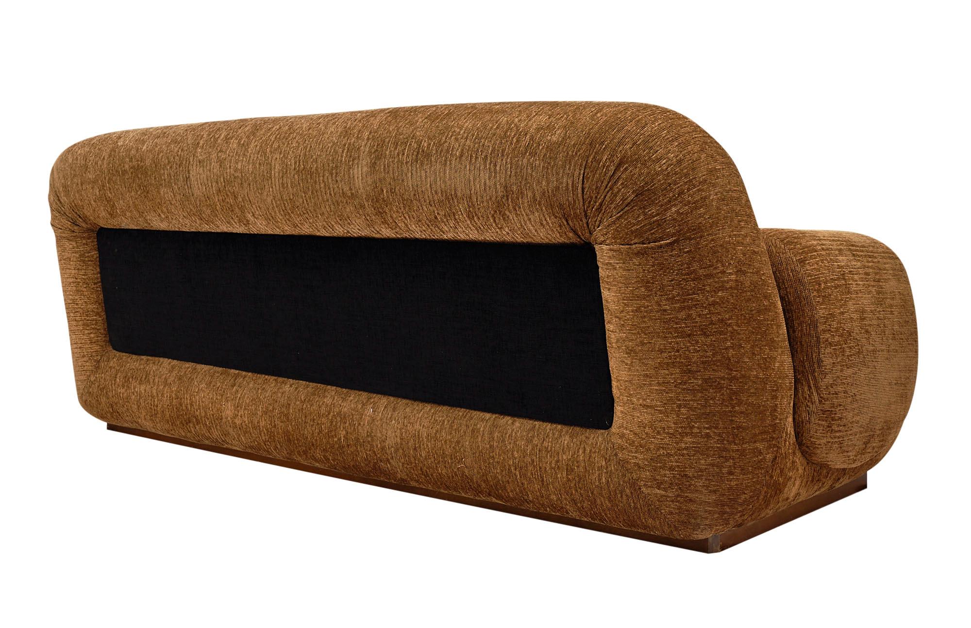 Italian Mid-Century Modern Sofa For Sale 3