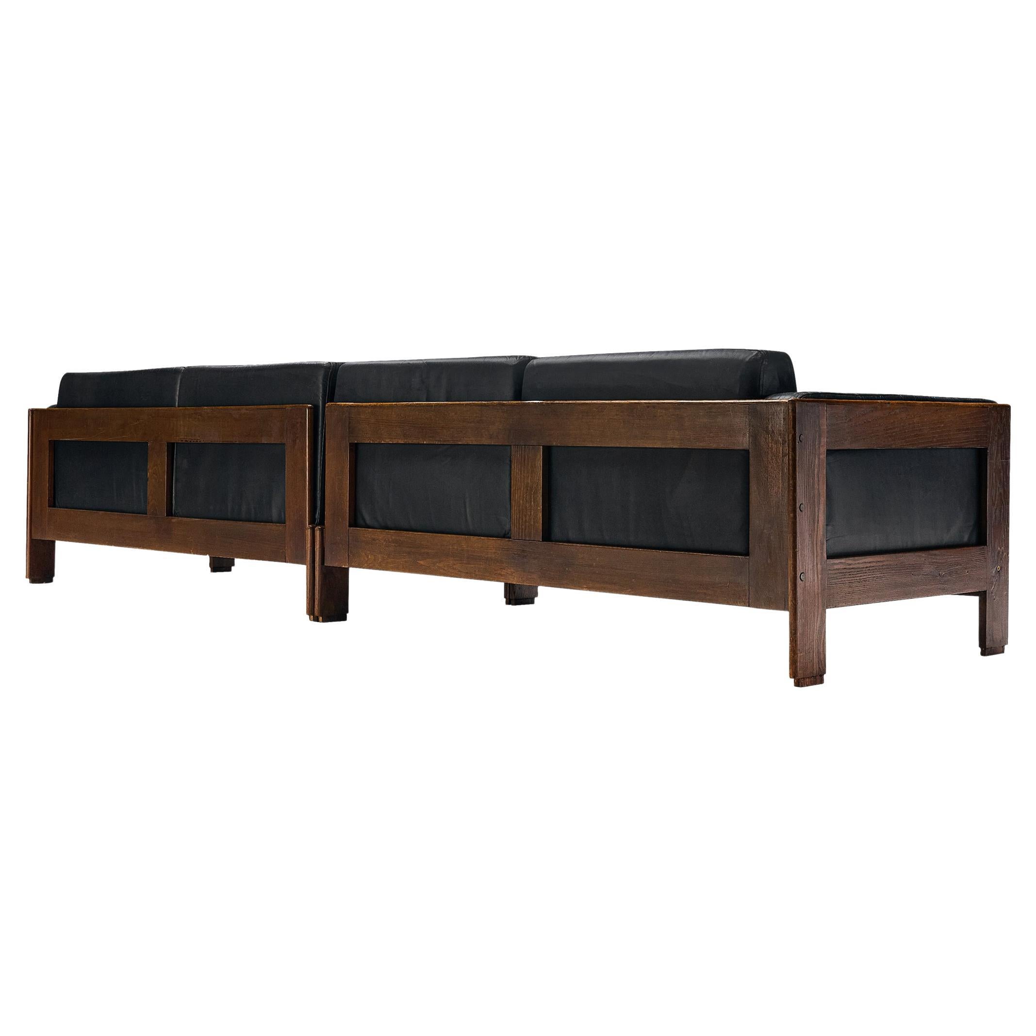 Italienisches Mid-Century-Modern-Sofa aus Esche und schwarzem Leder 