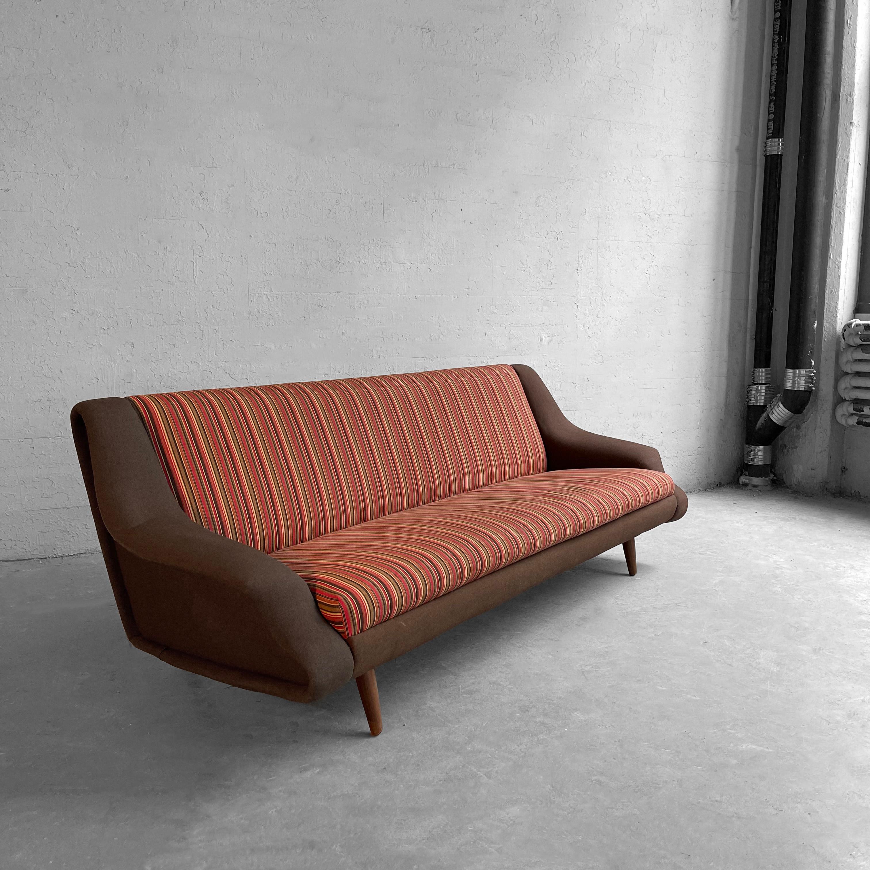 Fabric Italian Mid-Century Modern Sofa In The Style Of Marco Zanuso For Sale