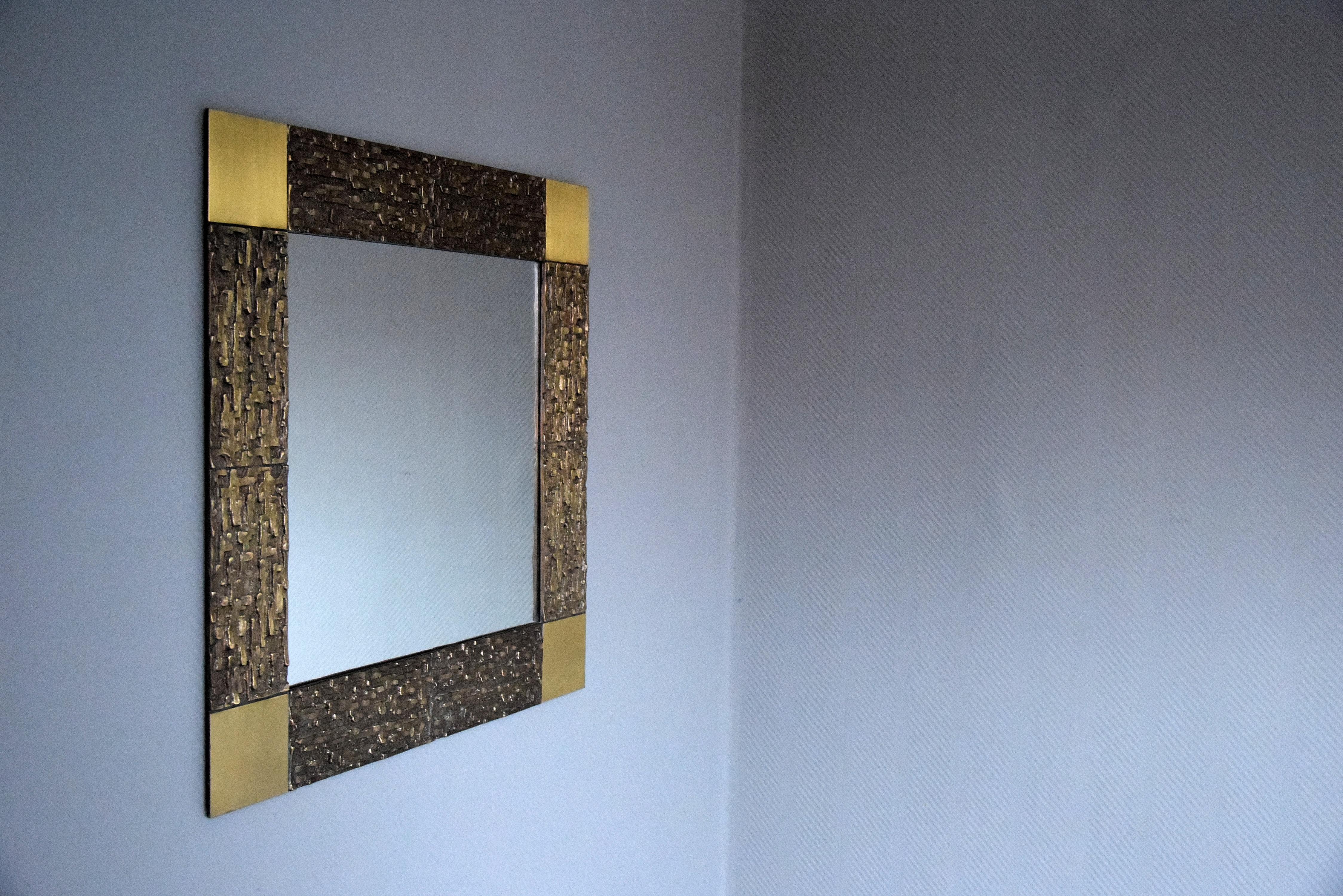 Mid-Century Modern Miroir carré italien moderne du milieu du siècle dernier en bronze massif en vente