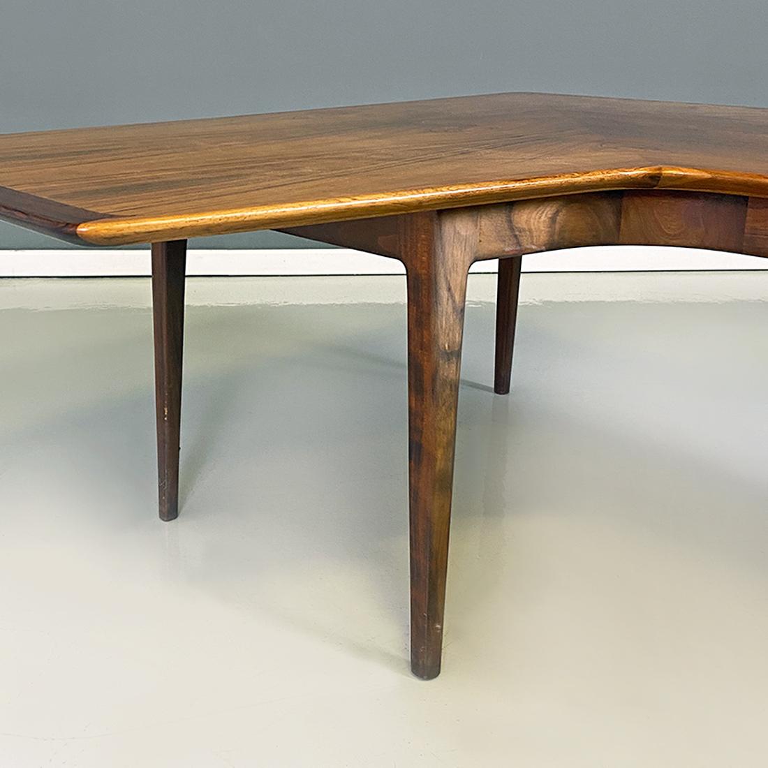 Italian Mid-Century Modern Solid Wood Coffee Table with a Boomerang Shape, 1960s In Good Condition In MIlano, IT