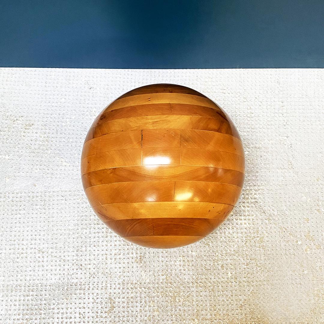 Italian Mid-Century Modern Solid Wood Decorative Sphere by Pino Pedano, 1960s In Good Condition In MIlano, IT