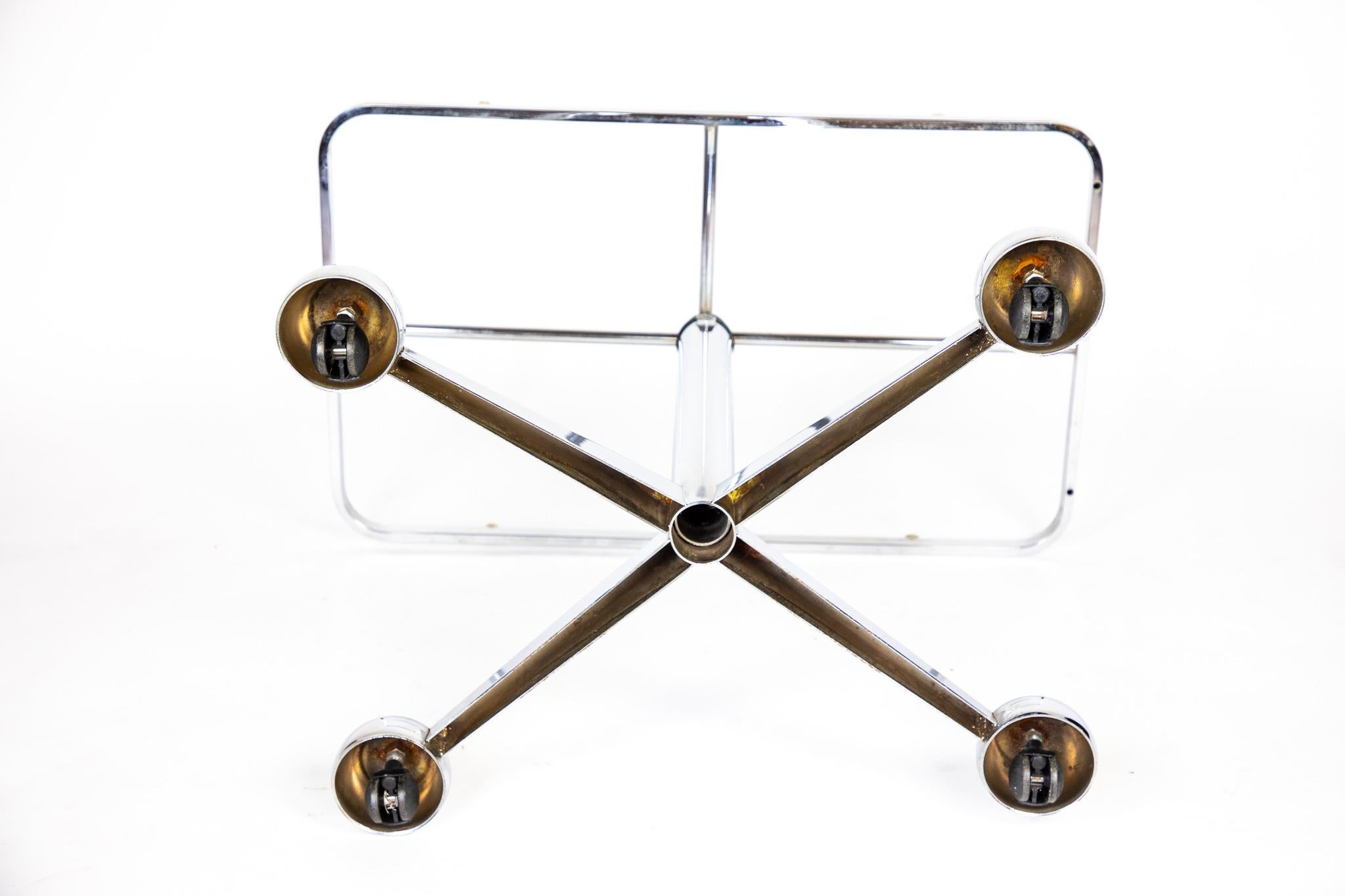 Mid Century Modern  Side Table on Castors, Glass, Chrome plated, Italy, 1970s In Good Condition In Vienna, AT