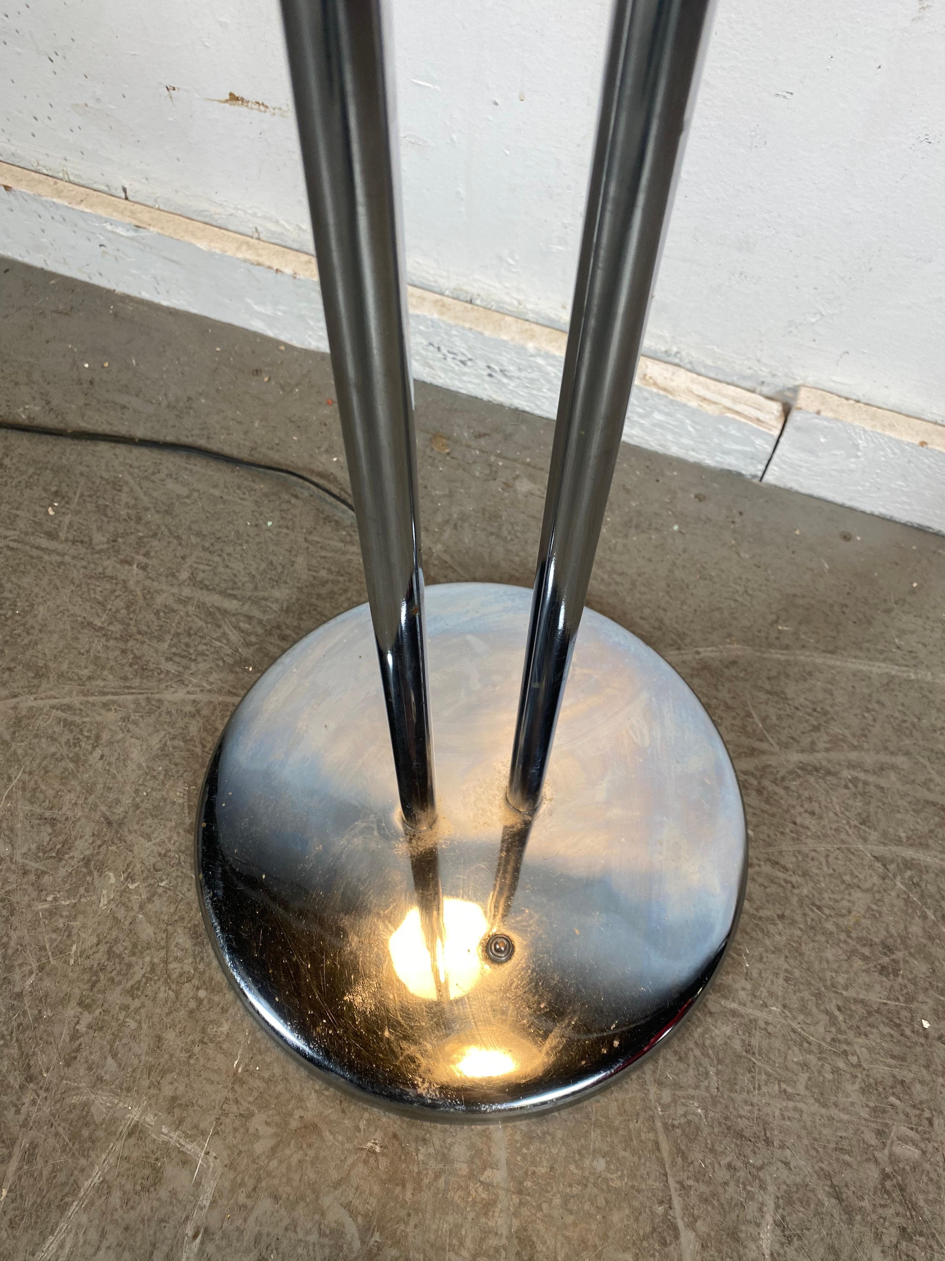 American Italian, Mid-Century Modern / Spaceage  Chrome Floor Lamp by Robert Sonneman For Sale