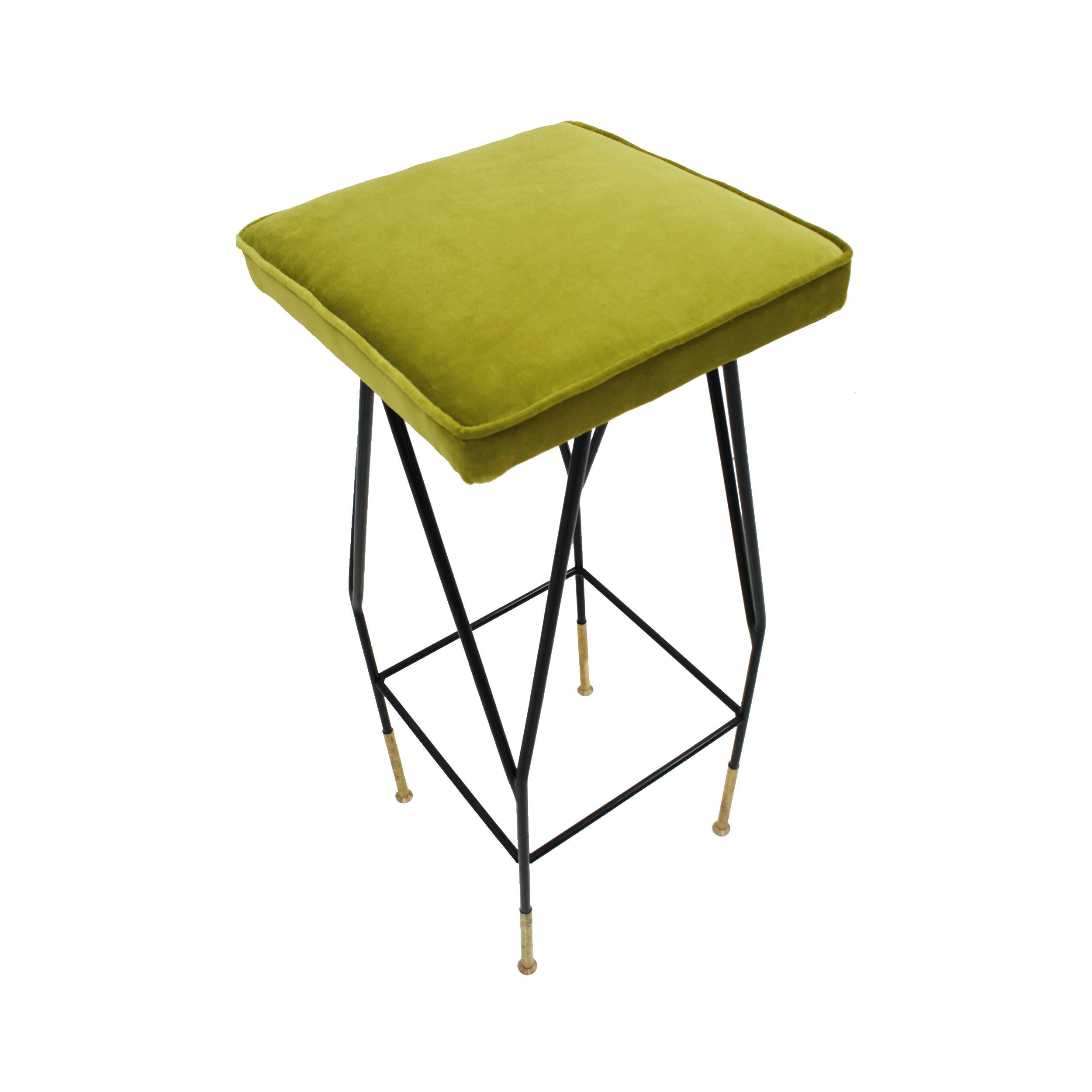 Italian Mid-Century Modern Square Black Lacquered Iron Lime Cotton Velvet Stool In Good Condition For Sale In Madrid, ES