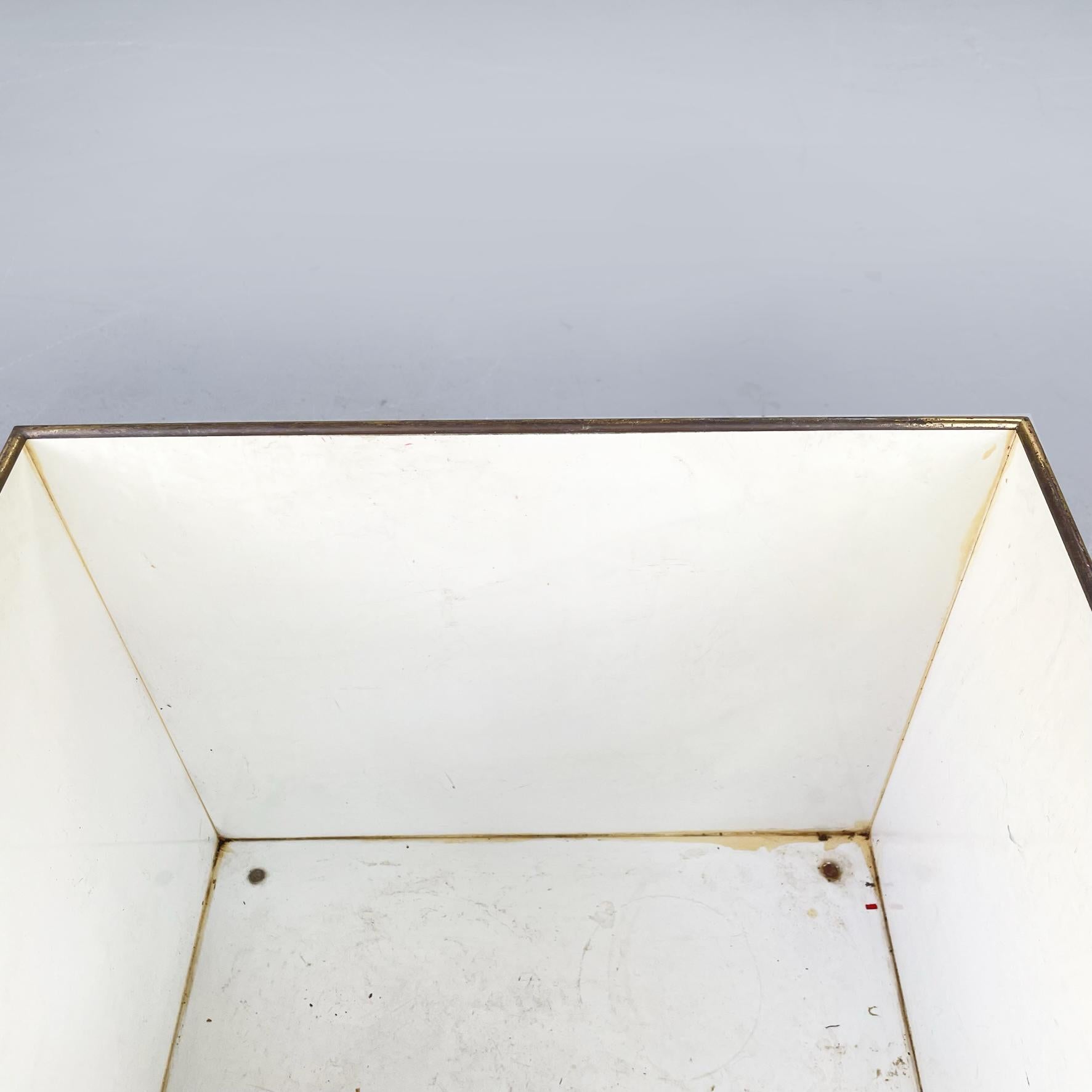 Italian mid-century modern Square planter in steel and brass, 1970s For Sale 4