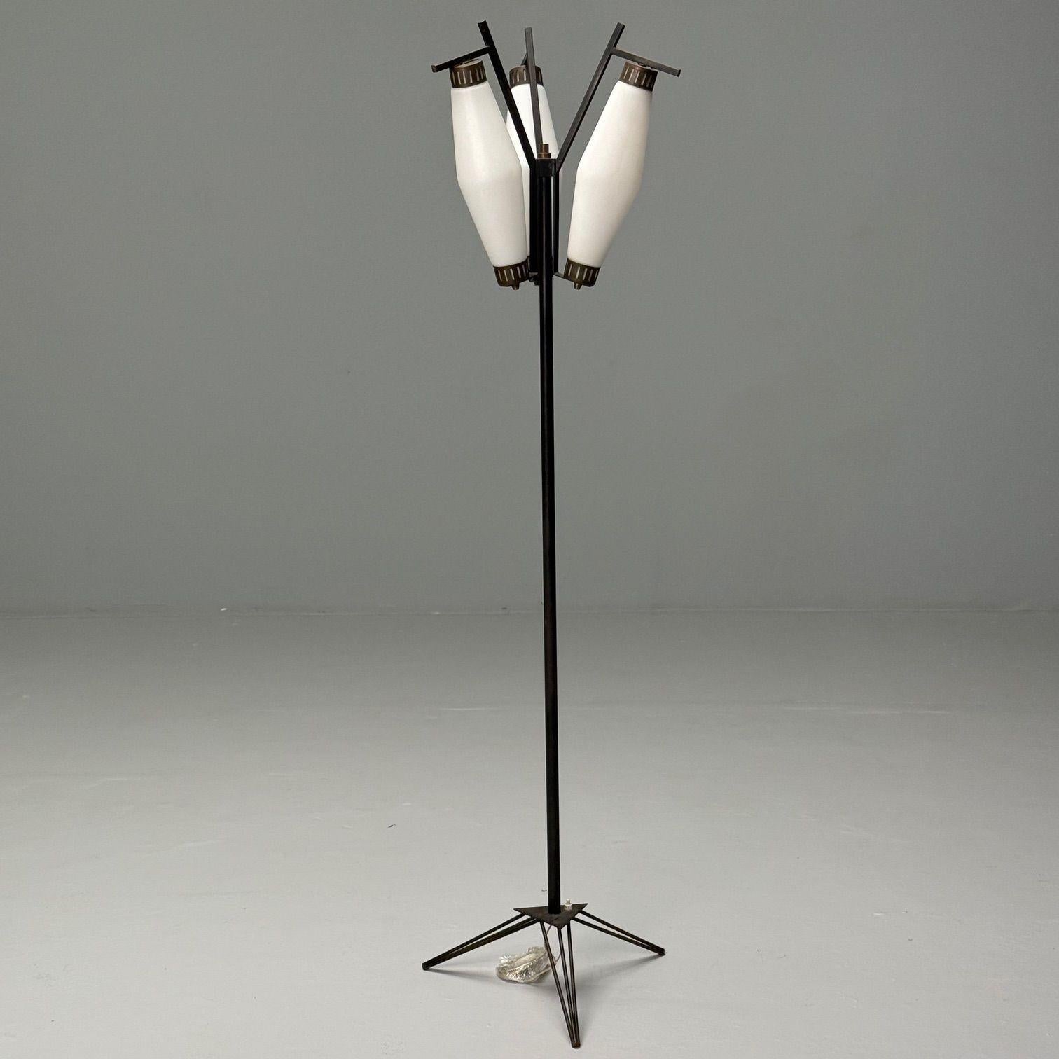 Italian Mid-Century Modern, Standing Floor Lamp, Painted Steel, Brass, Glass In Good Condition In Manhasset, NY