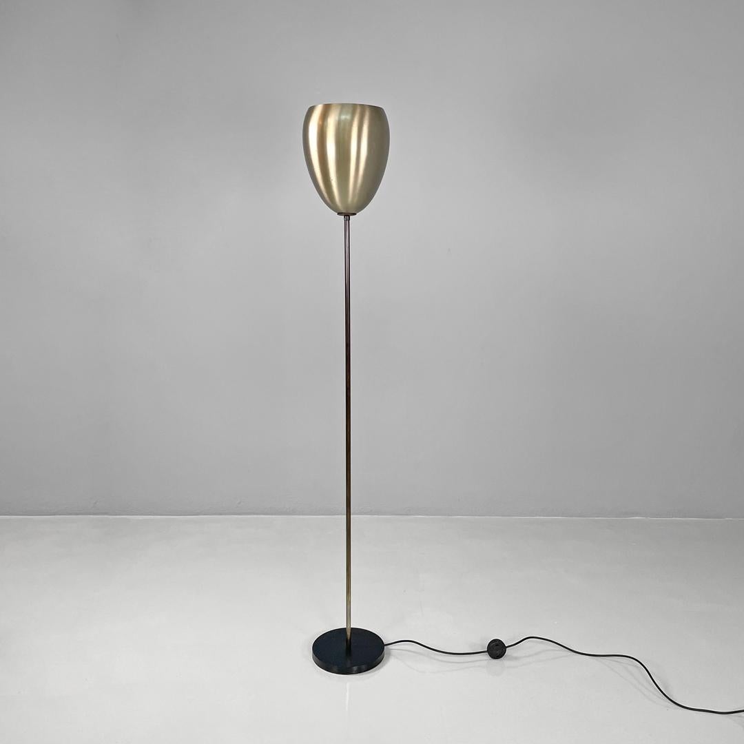 Mid-Century Modern Italian mid-century modern steel floor lamp with black round base, 1950s For Sale
