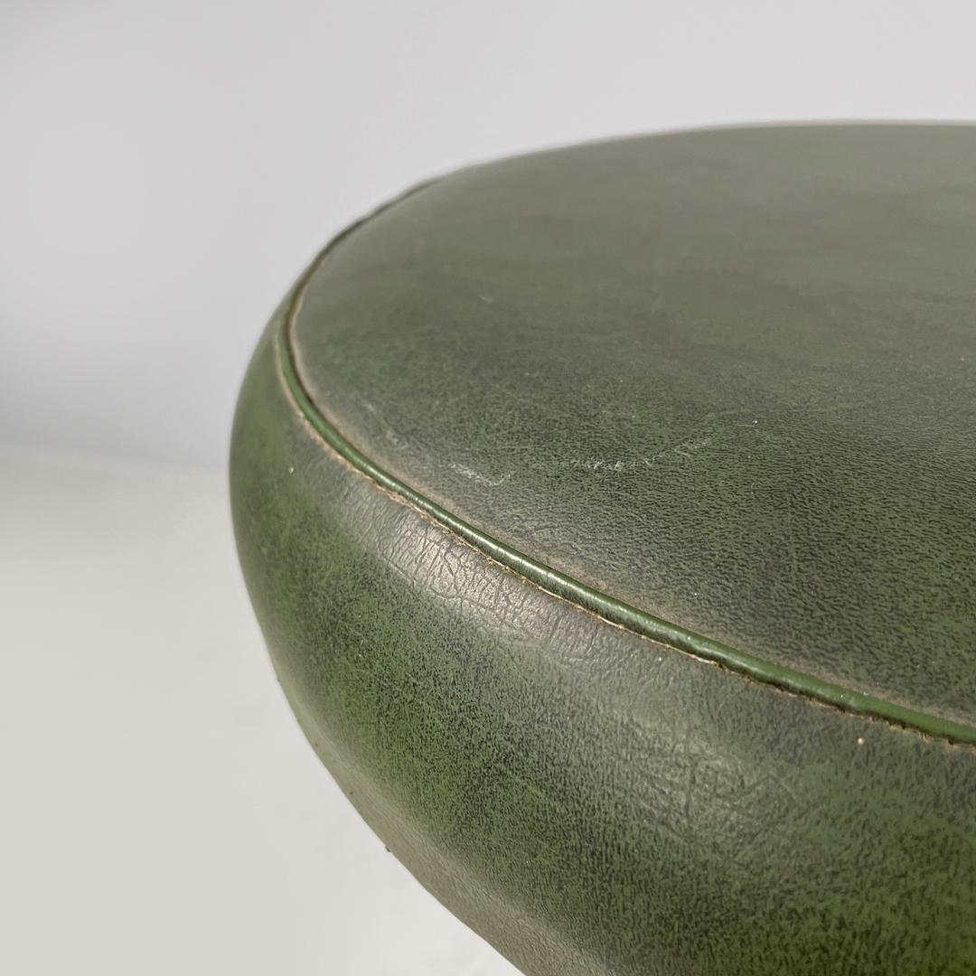 Metal Italian mid-century modern stool in green faux leather and black metal, 1960s For Sale