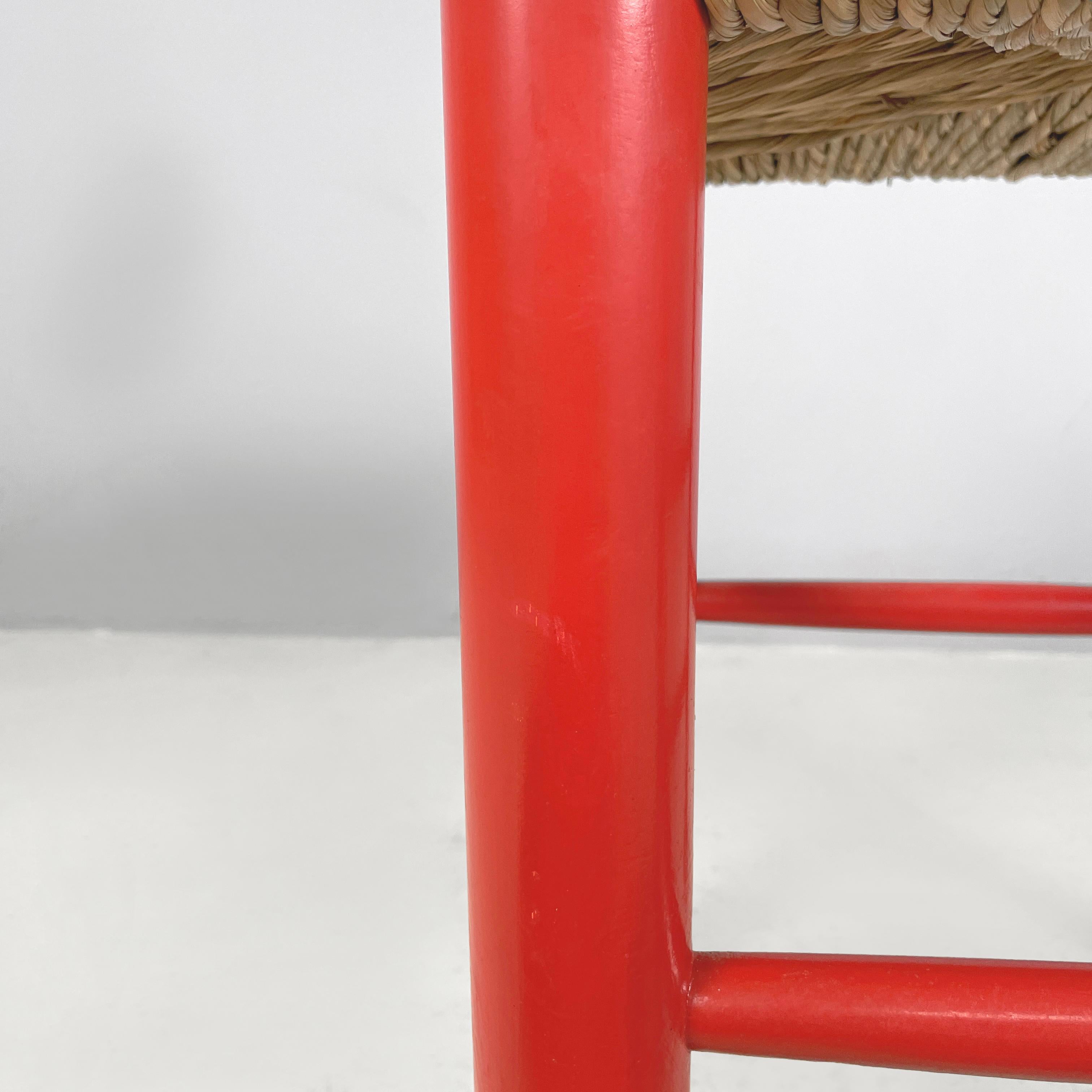 Italienischer Hocker aus der Mitte des Jahrhunderts aus rotem Holz und Stroh, 1970er Jahre im Angebot 6