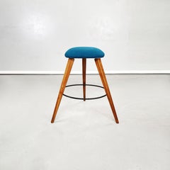 Taburetes modernos italianos de mediados de siglo en madera, hierro negro y tela azul, años 60