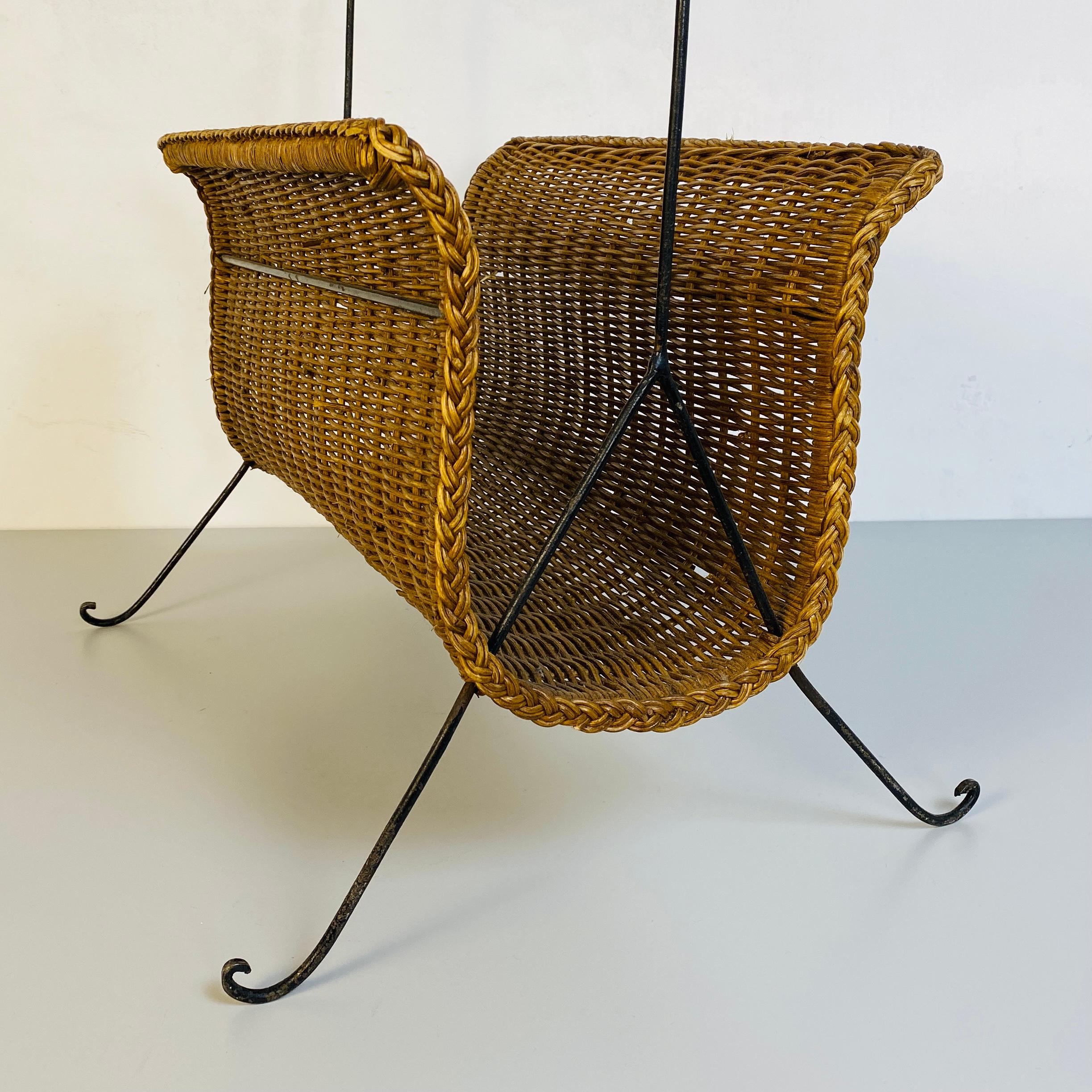 Italian Mid-Century Modern Straw Magazine Rack with Metal Structure, 1970s For Sale 5
