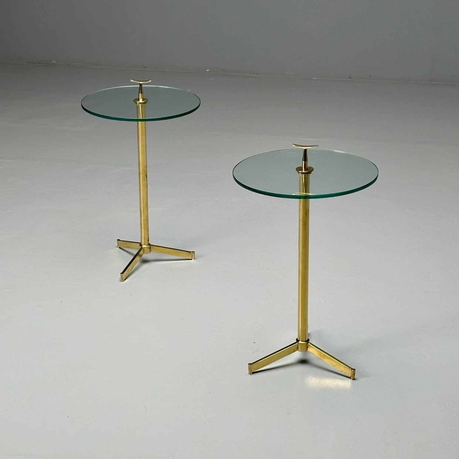 XXIe siècle et contemporain Tables d'appoint italiennes modernes du milieu du siècle dernier, laiton, verre et Martini, 21e siècle en vente