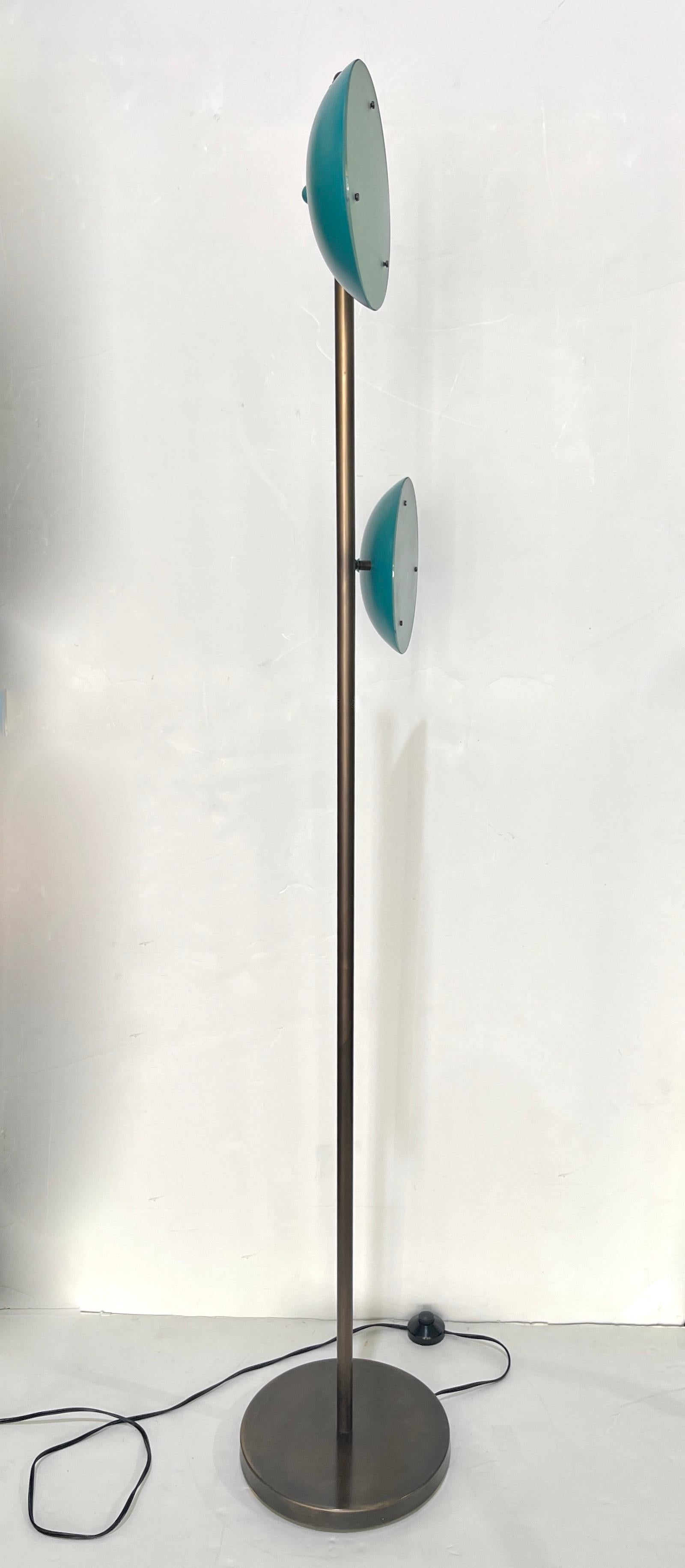 Verstellbare italienische Stehlampe aus Bronze im modernen italienischen Mid-Century-Stil in Meeresblau lackiert im Angebot 5