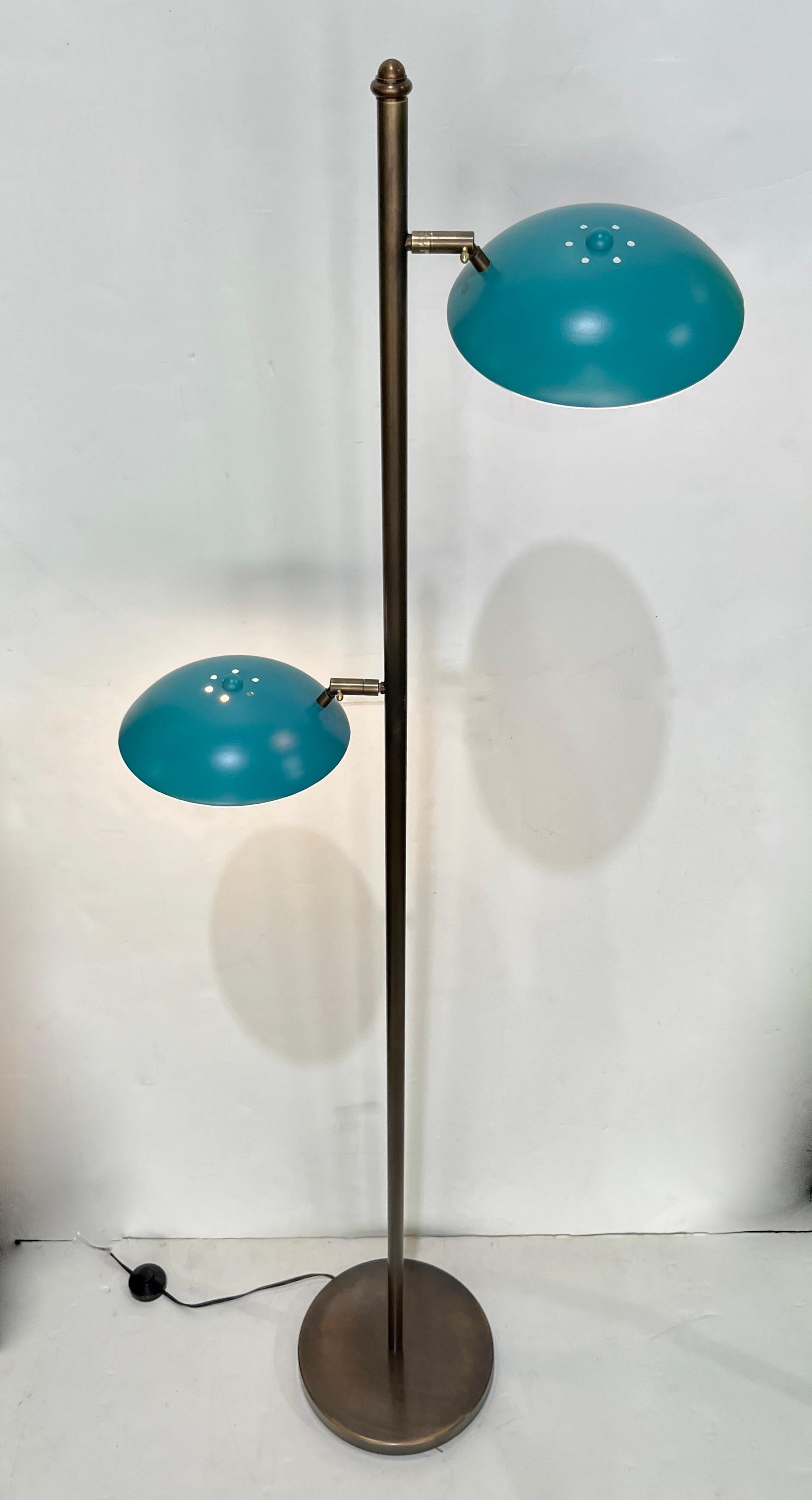 Verstellbare italienische Stehlampe aus Bronze im modernen italienischen Mid-Century-Stil in Meeresblau lackiert im Angebot 7